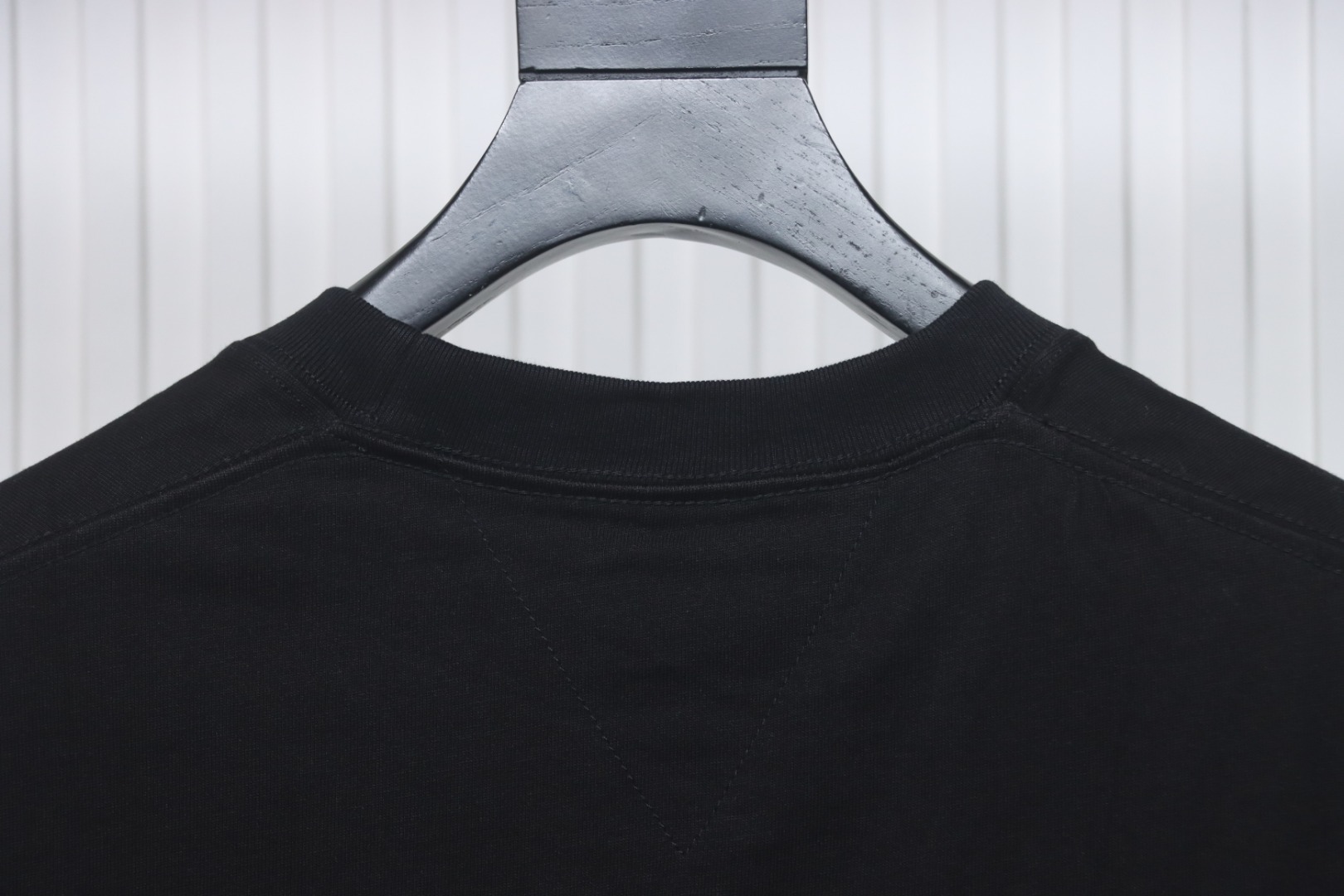 Bottega Veneta Loose Long Sleeve T-shirt With Horizontal Seams On The Back Black