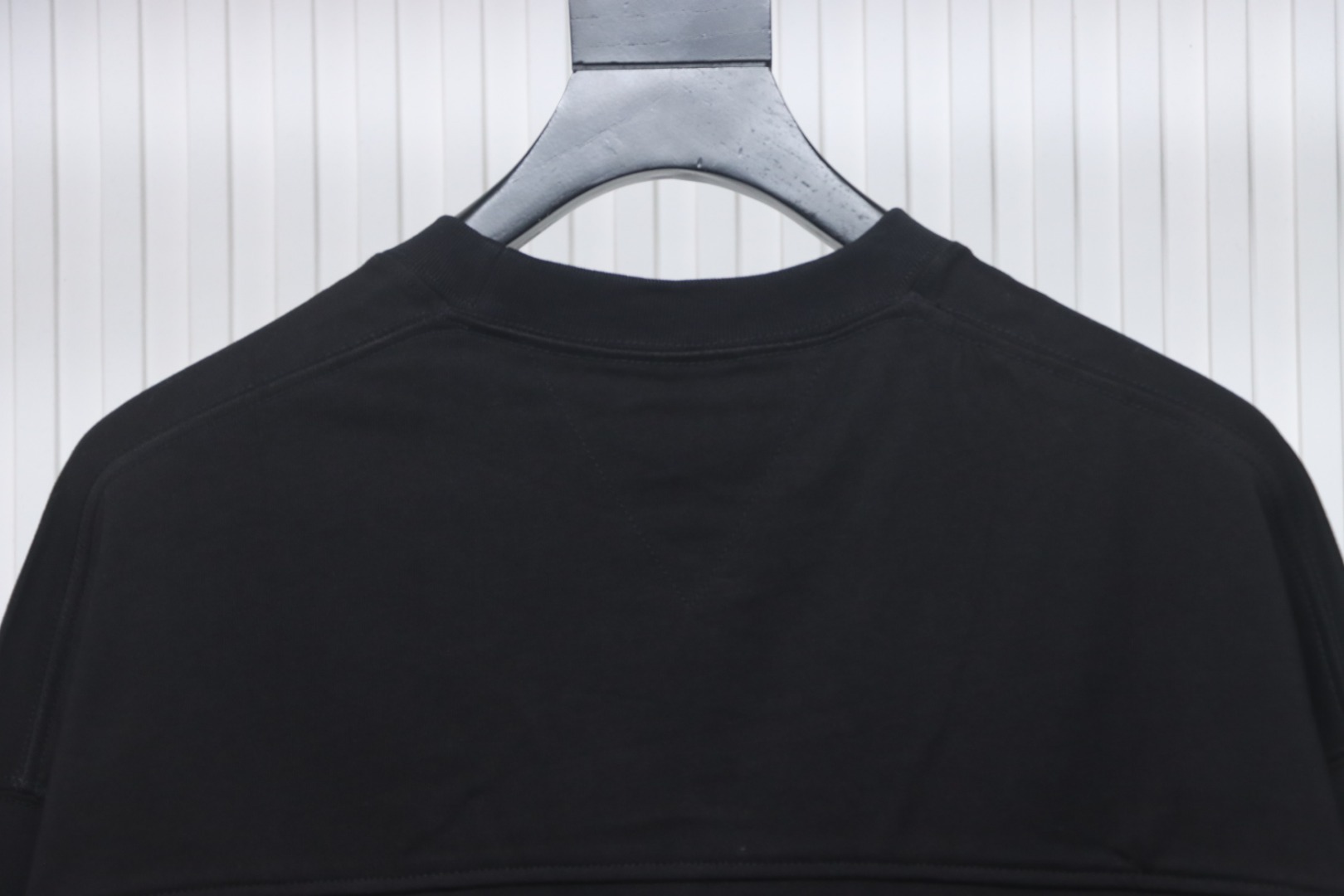 Bottega Veneta Loose Long Sleeve T-shirt With Horizontal Seams On The Back Black