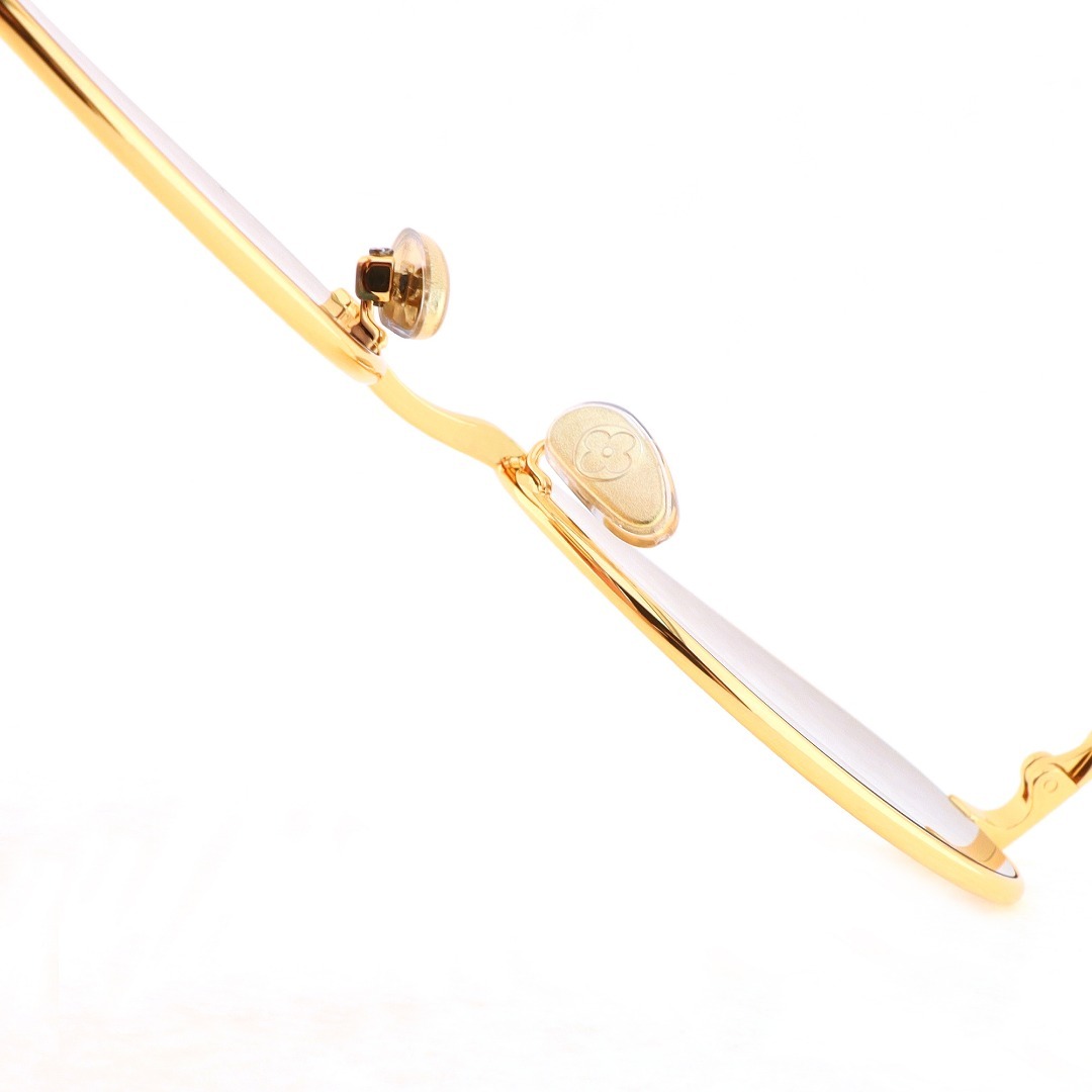 Louis Vuitton Bright Oval Sunglasses Photochromic Lenses