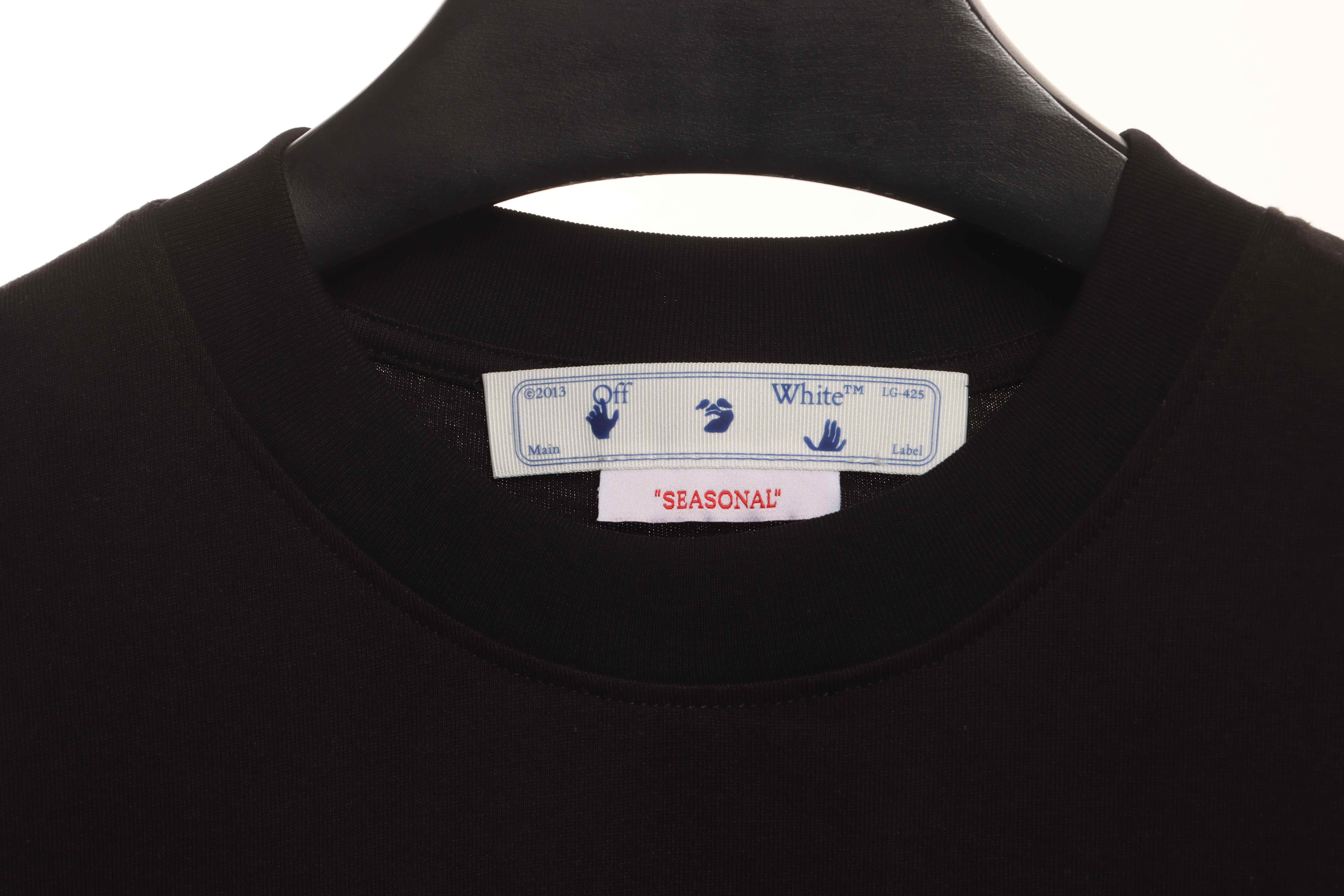 Coco Shoes Off-white Color Graffiti Brush Arrow Logo T-Shirt Black