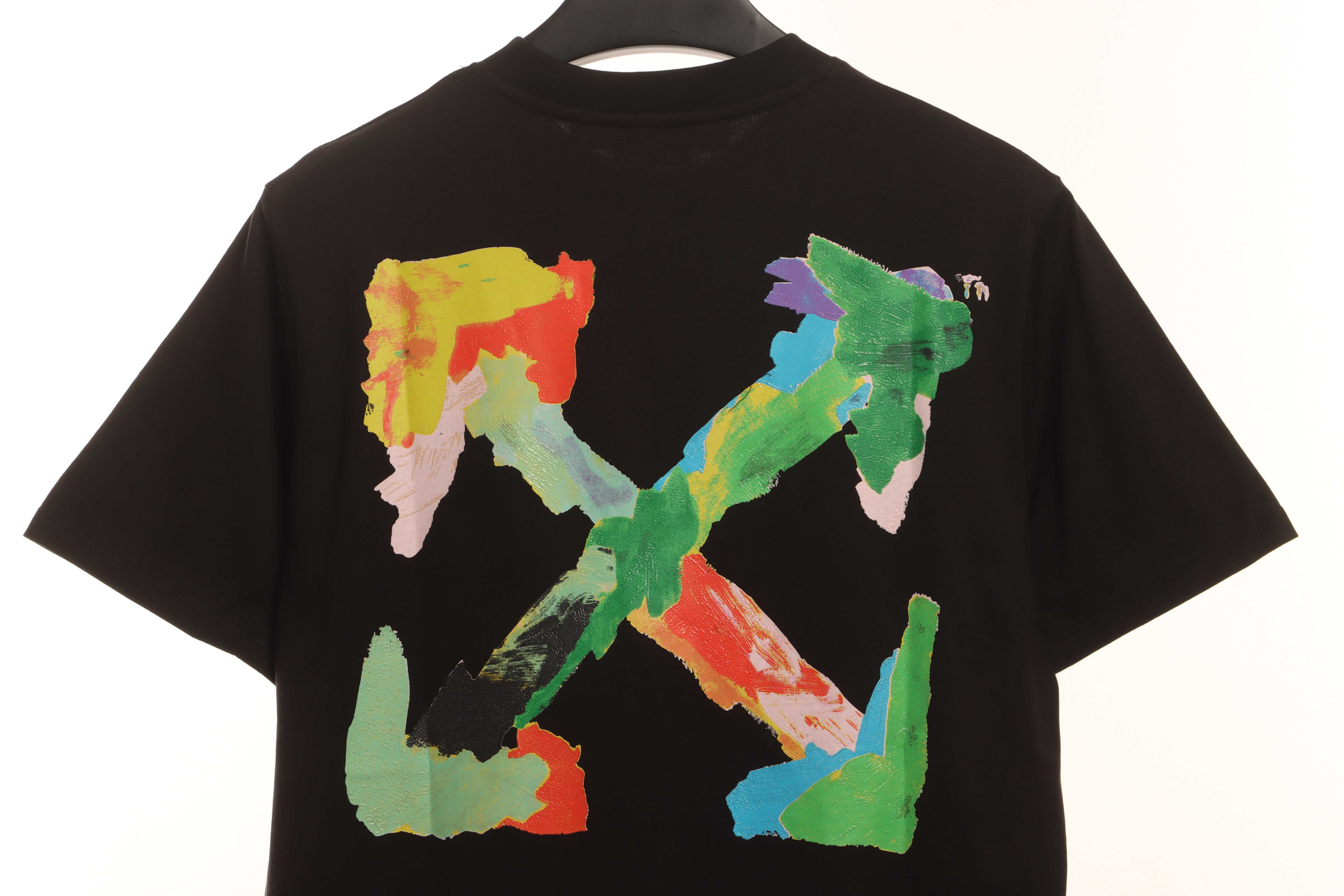 Coco Shoes Off-white Color Graffiti Brush Arrow Logo T-Shirt Black