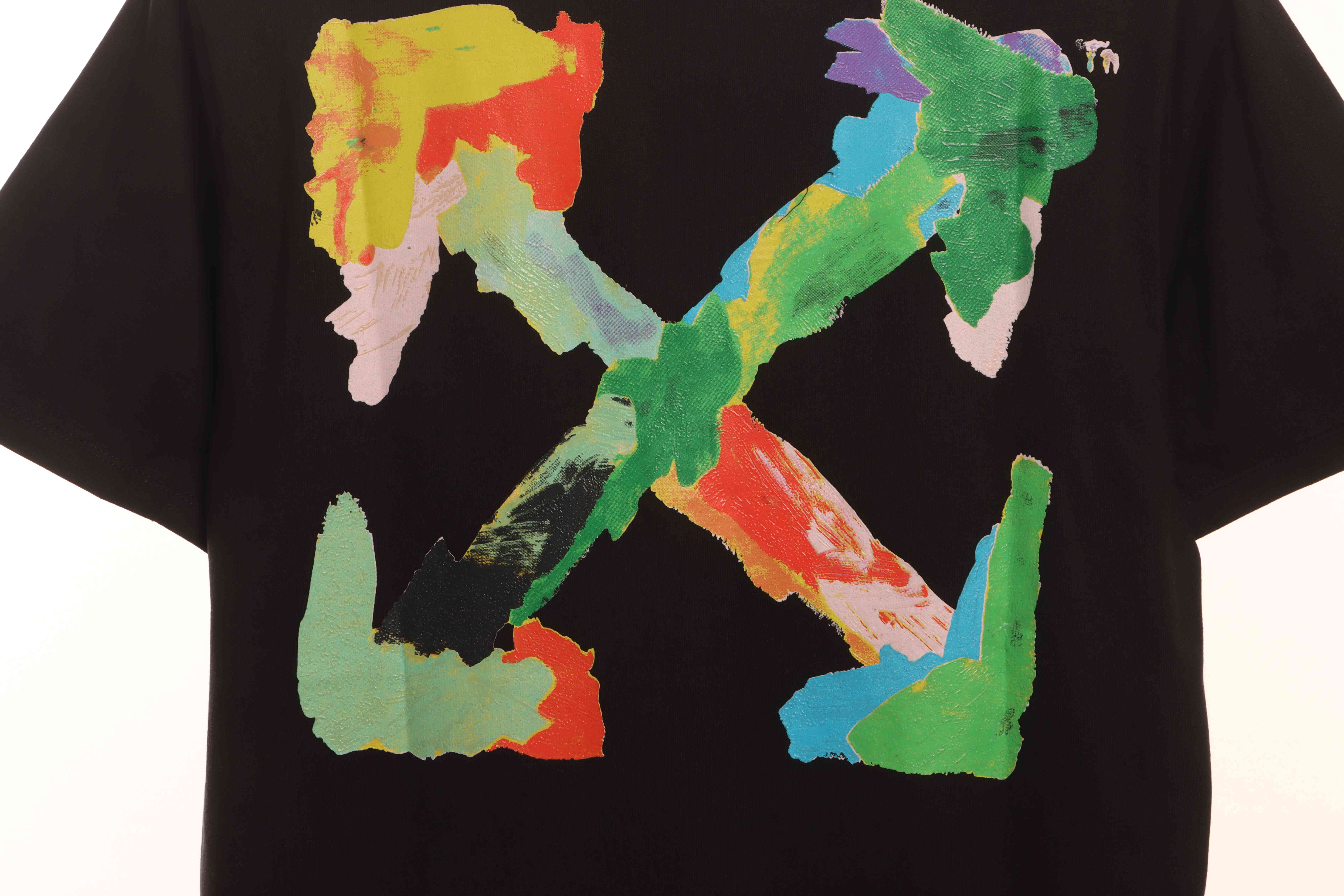 Coco Shoes Off-white Color Graffiti Brush Arrow Logo T-Shirt Black