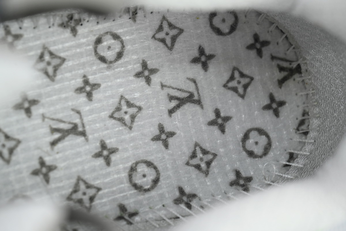 Louis Vuitton Runner Tatic Grayish Green