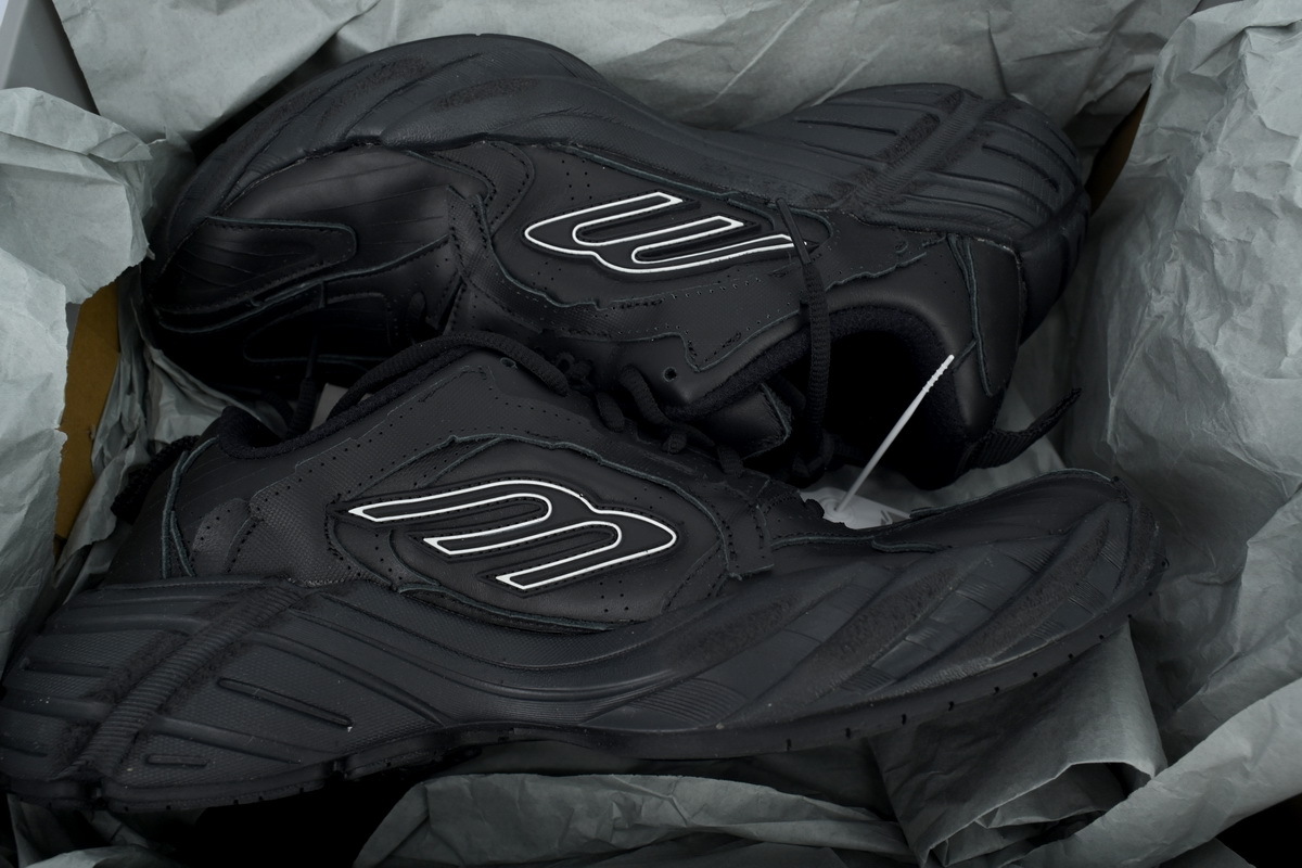 Balenciaga Monday Sneaker Black 825418 WDTSC 1000