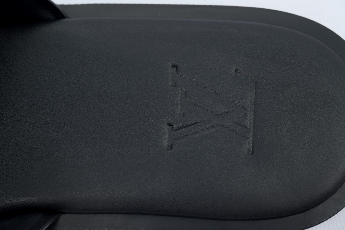 Louis Vuitton Oasis Black Cloth