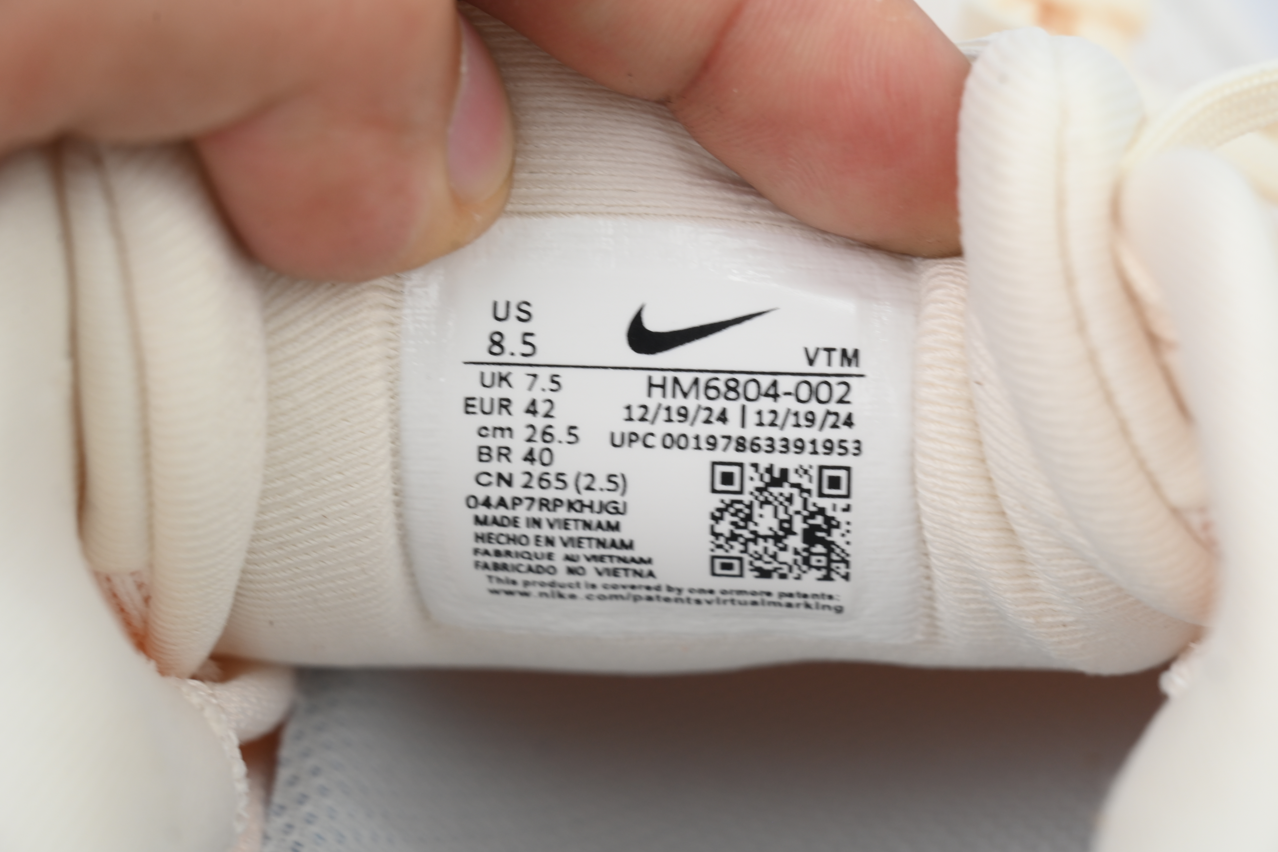 Nike Zoom Vomero 18 Phantom Light Wild Mango Volt HM6804-002