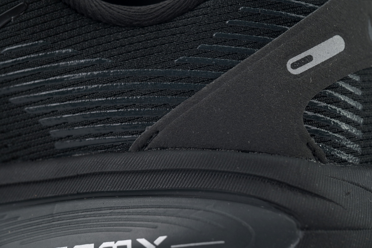 Nike Zoom Vomero 18 'Triple Black' HM6803-005