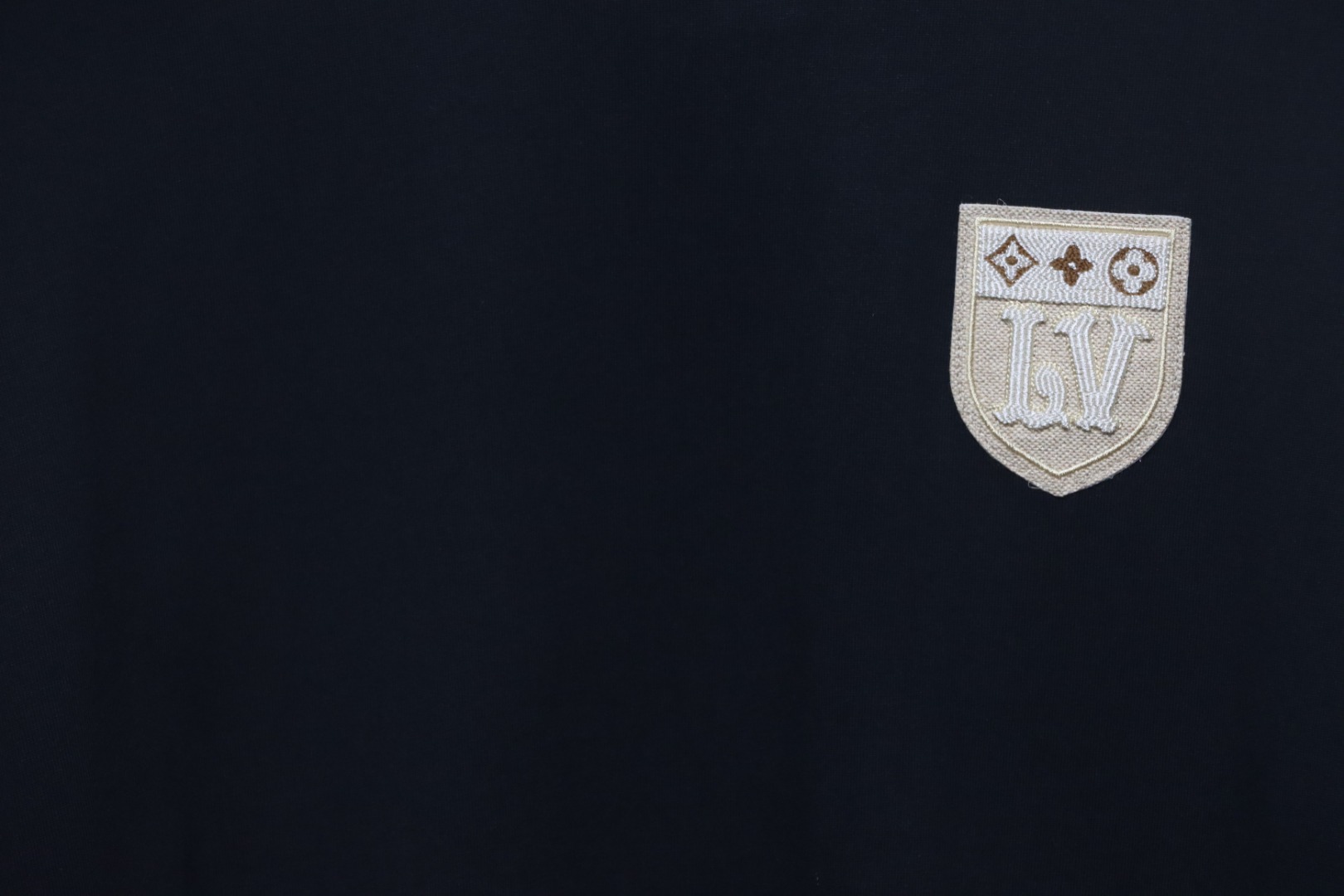 Coco Shoes Louis Vuitton Shield EmbroideryT-shirt Black