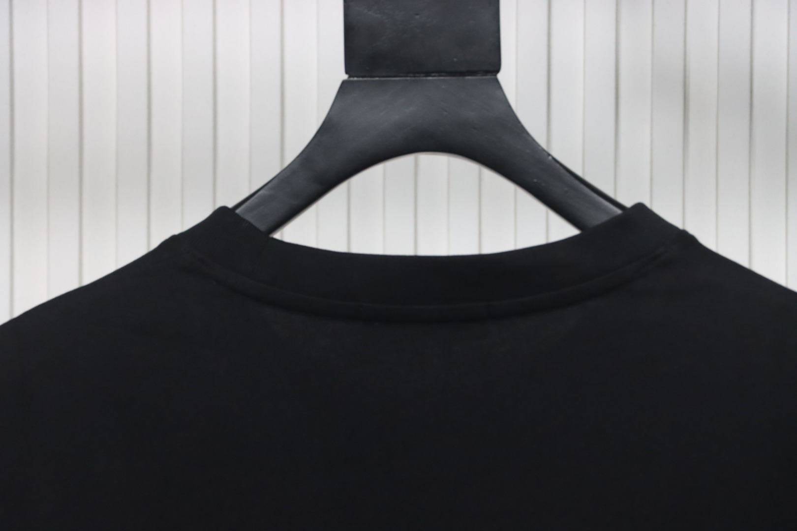 Coco Shoes Louis Vuitton Square Logo Print T-Shirt Black