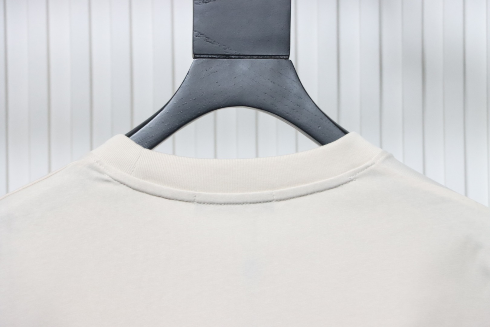 Coco Shoes Louis Vuitton Square Logo Print T-Shirt Khaki