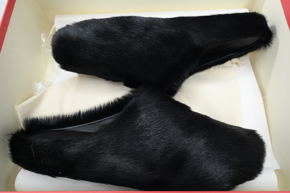 Coco Shoes Marni Long-hair Calfskin Fussbett Sabot Black SBMR000600P412200N99