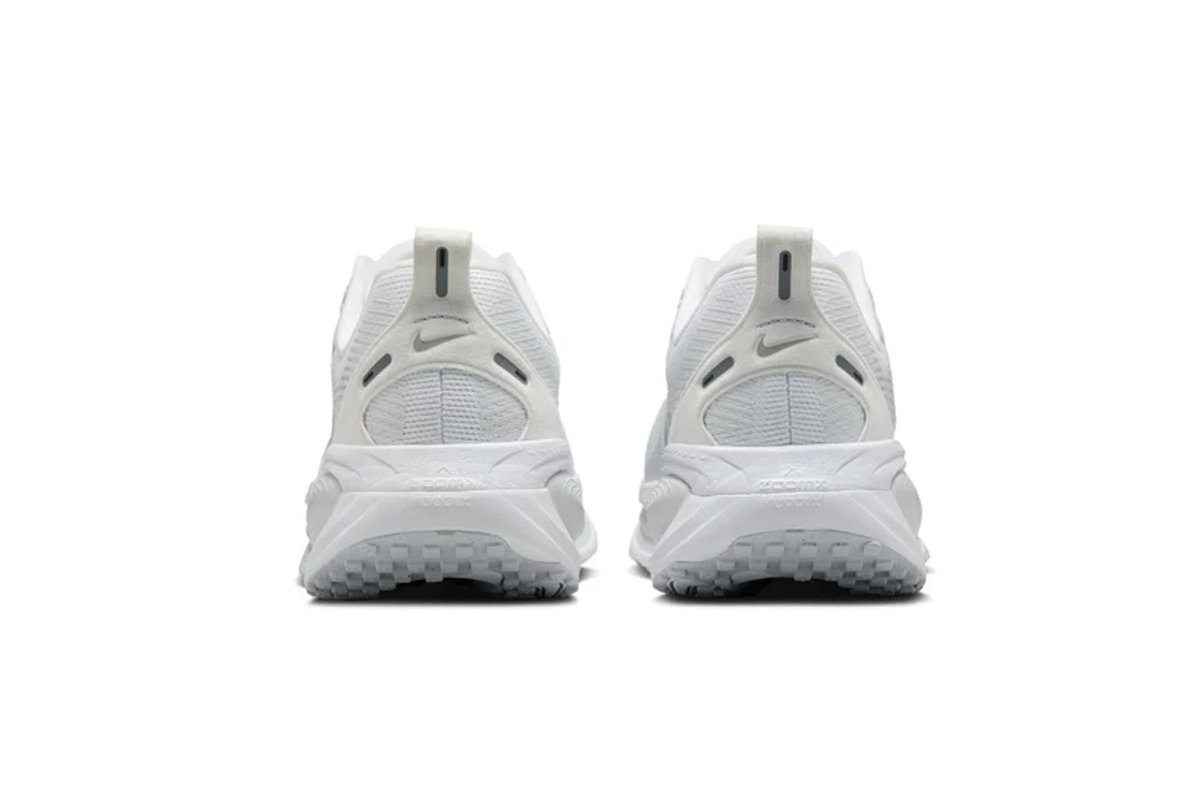 Nike Zoom Vomero 18 'White Photon Dust' HM6804-104