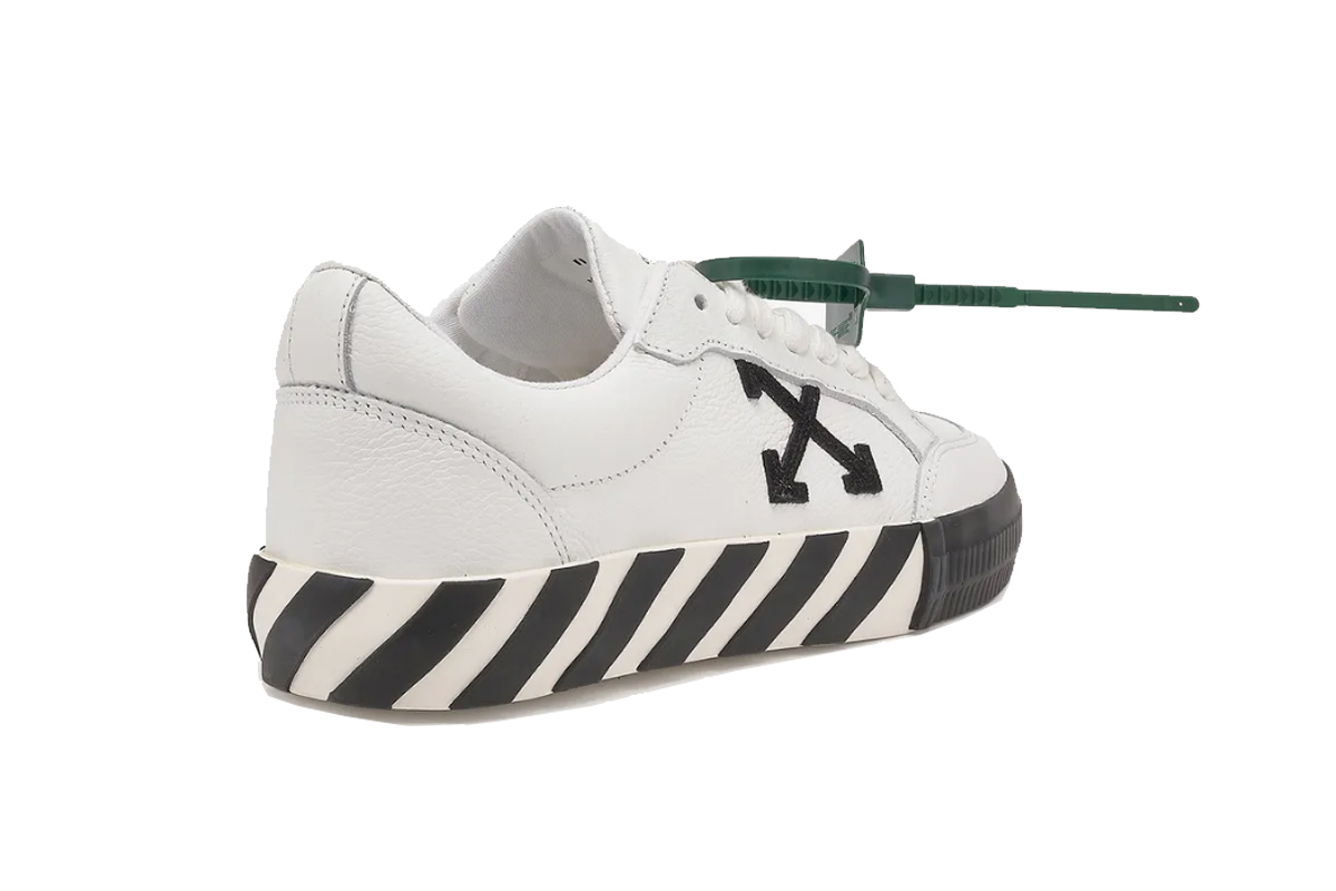 Off-White Vulc Low White Black OMIA085C99LEA0010110