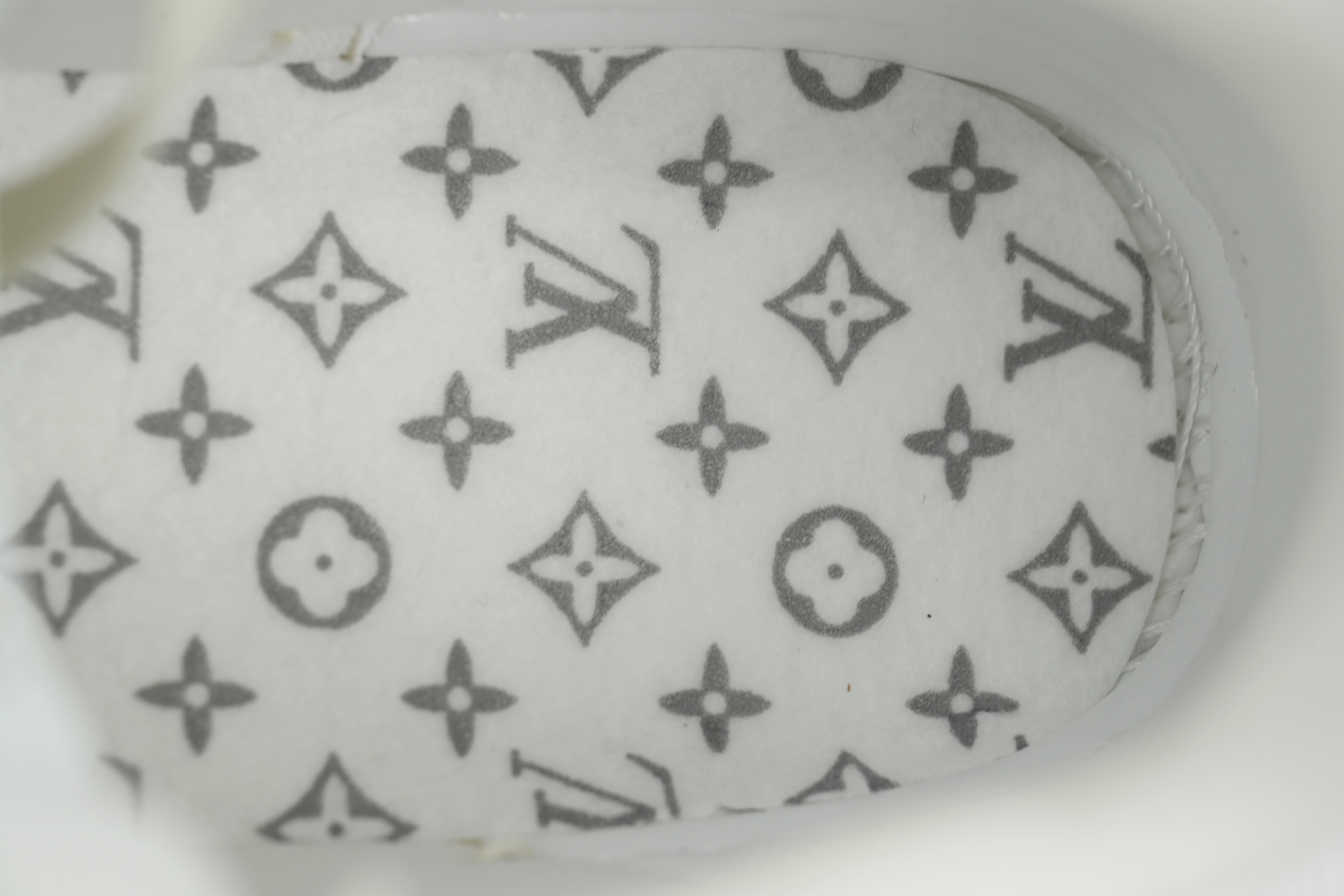 Louis Vuitton Trainer Grey White Grid