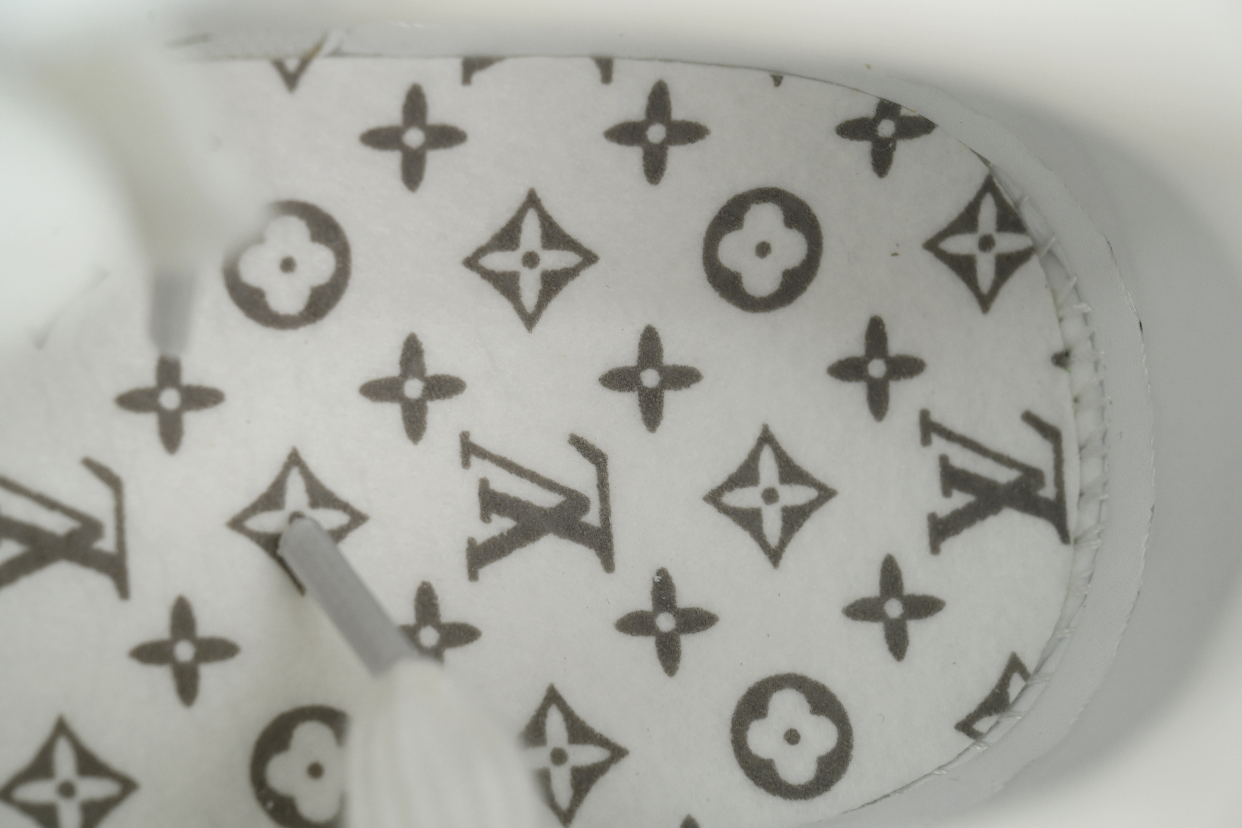 Louis Vuitton Trainer White Green