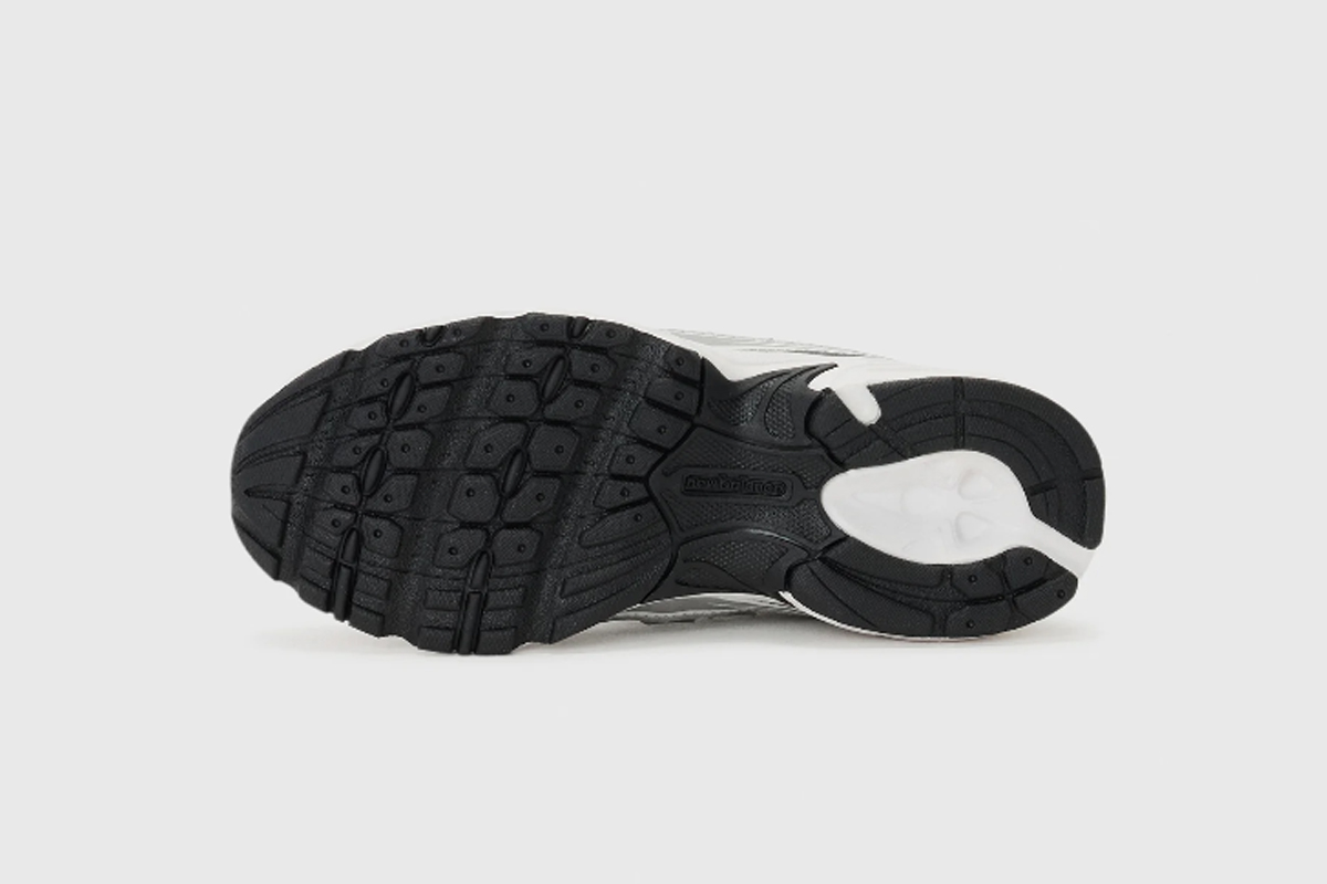 New Balance 740 White Black