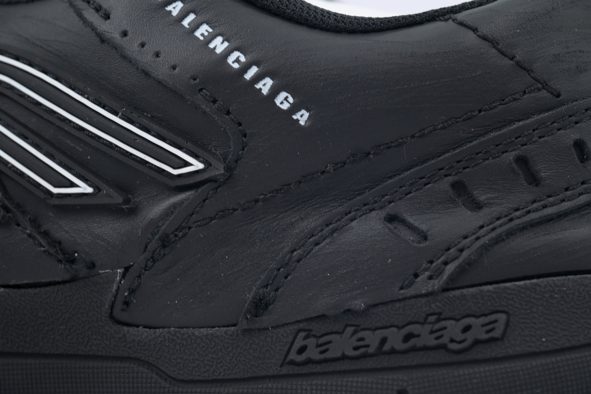 Balenciaga Hamptons Worn-out Trainers Black 841765 WCURB 9141