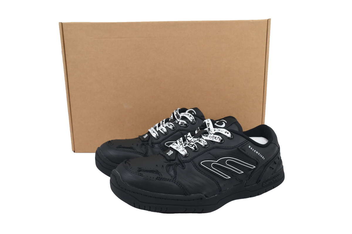 Balenciaga Hamptons Worn-out Trainers Black 841765 WCURB 9141