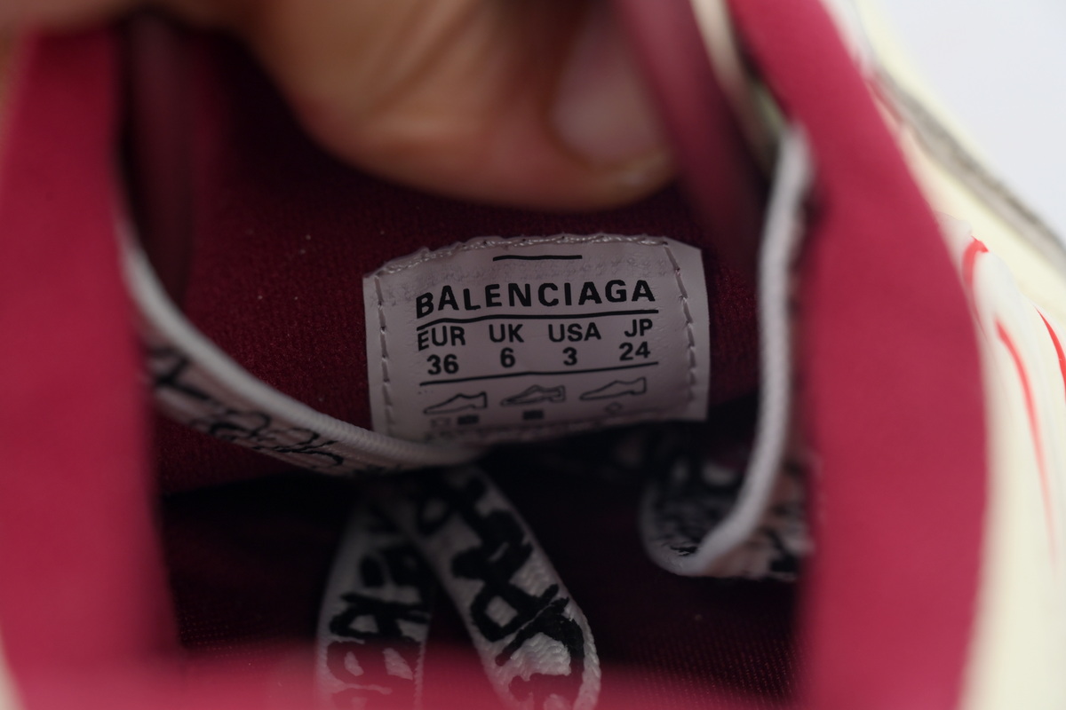 Balenciaga Hamptons Worn-out Trainers Beige Red 841765 WCURB 9141