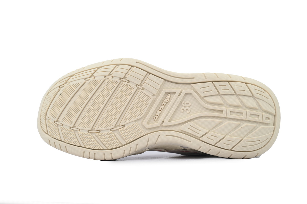 Balenciaga Hamptons Worn-out Trainers Beige Red 841765 WCURB 9141