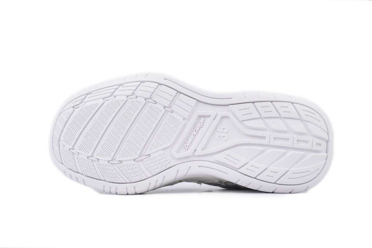 Balenciaga Hamptons Worn-out Trainers White 841765 WCURB 9141