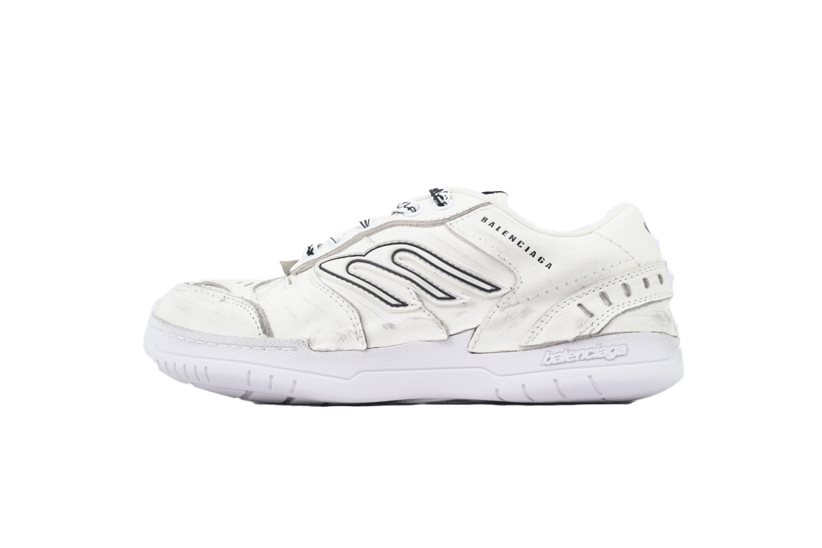 Balenciaga Hamptons Worn-out Trainers White 841765 WCURB 9141