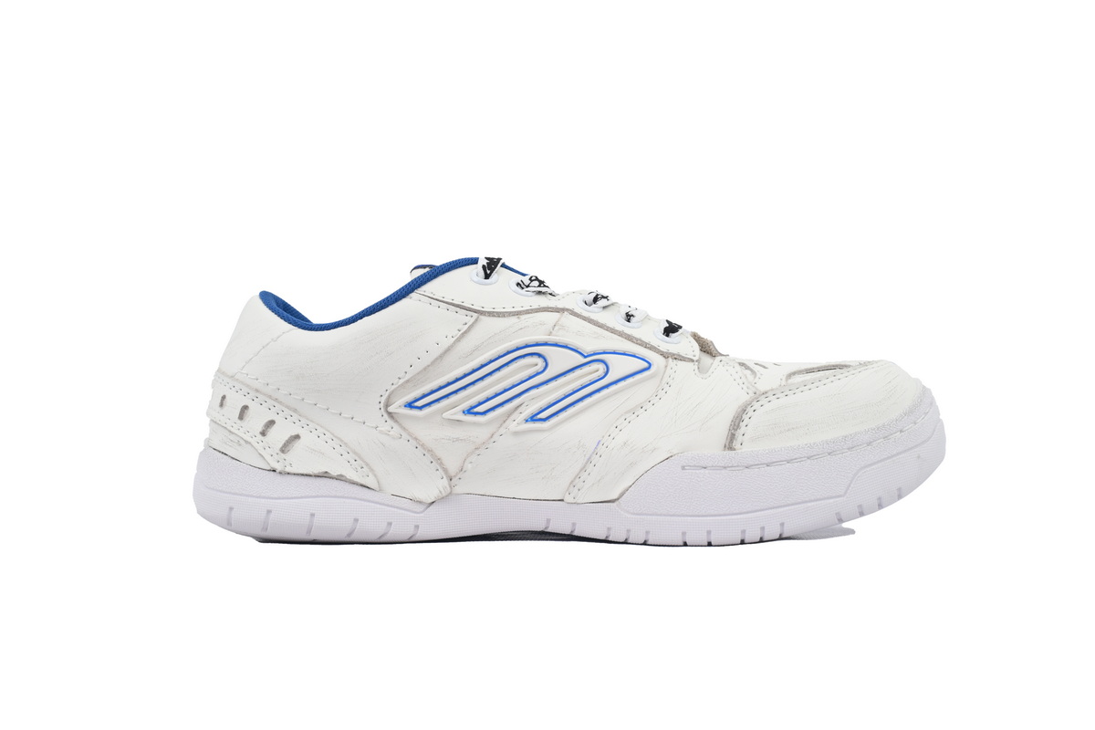 Balenciaga Hamptons Worn-out Trainers White Skyblue 841765 WCURB 9141