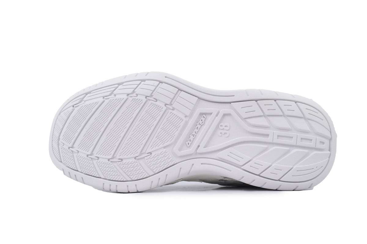 Balenciaga Hamptons Worn-out Trainers White Skyblue 841765 WCURB 9141