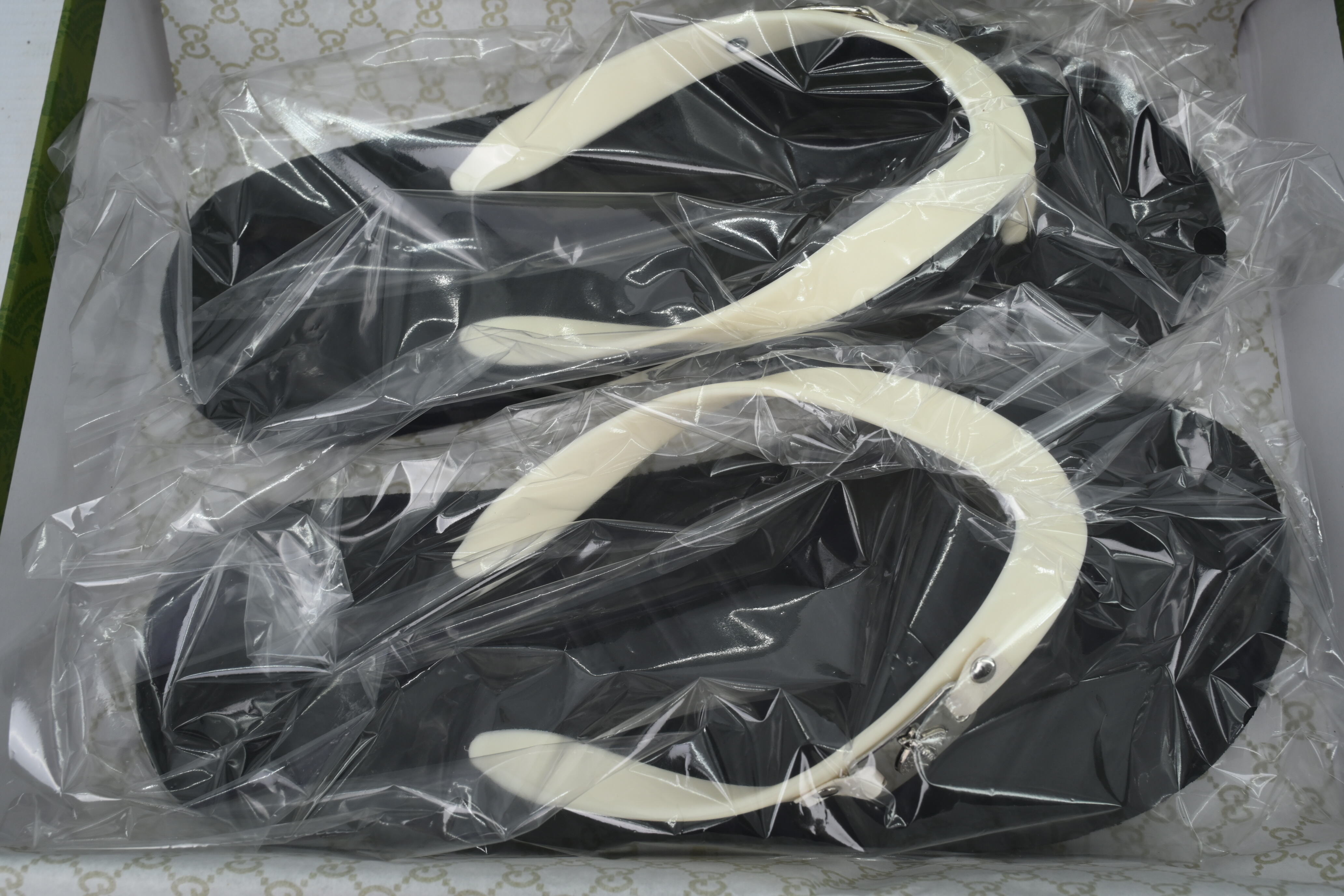 Gucci Flip Flops Black And White