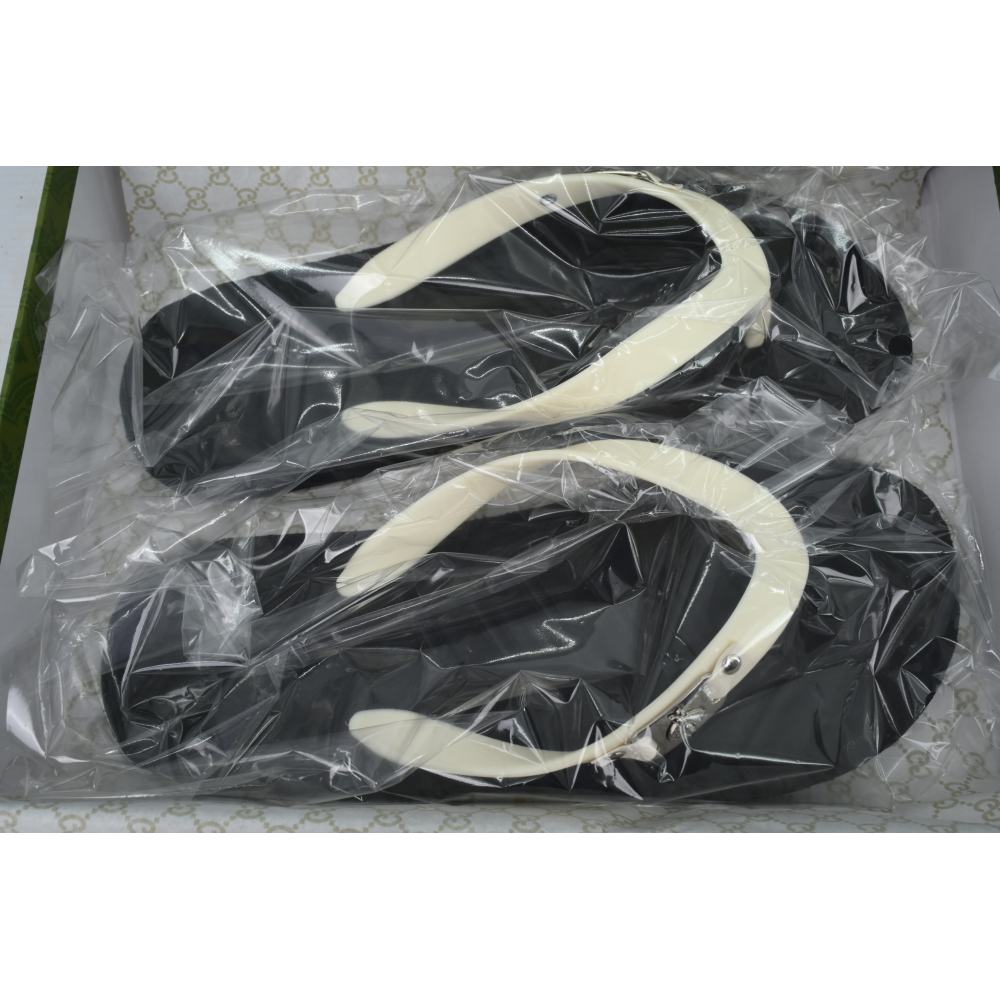 Gucci Flip Flops Black And White