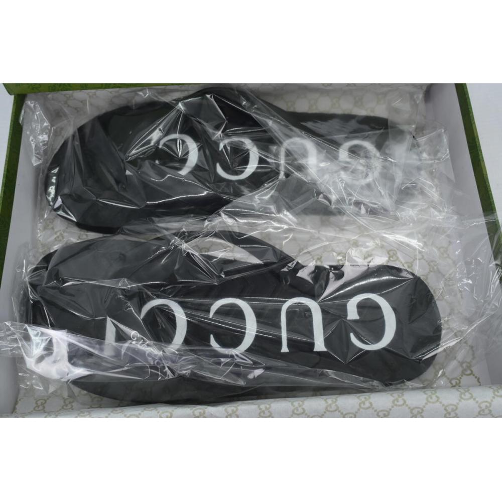 Gucci Flip Flops Logo Bottom Black