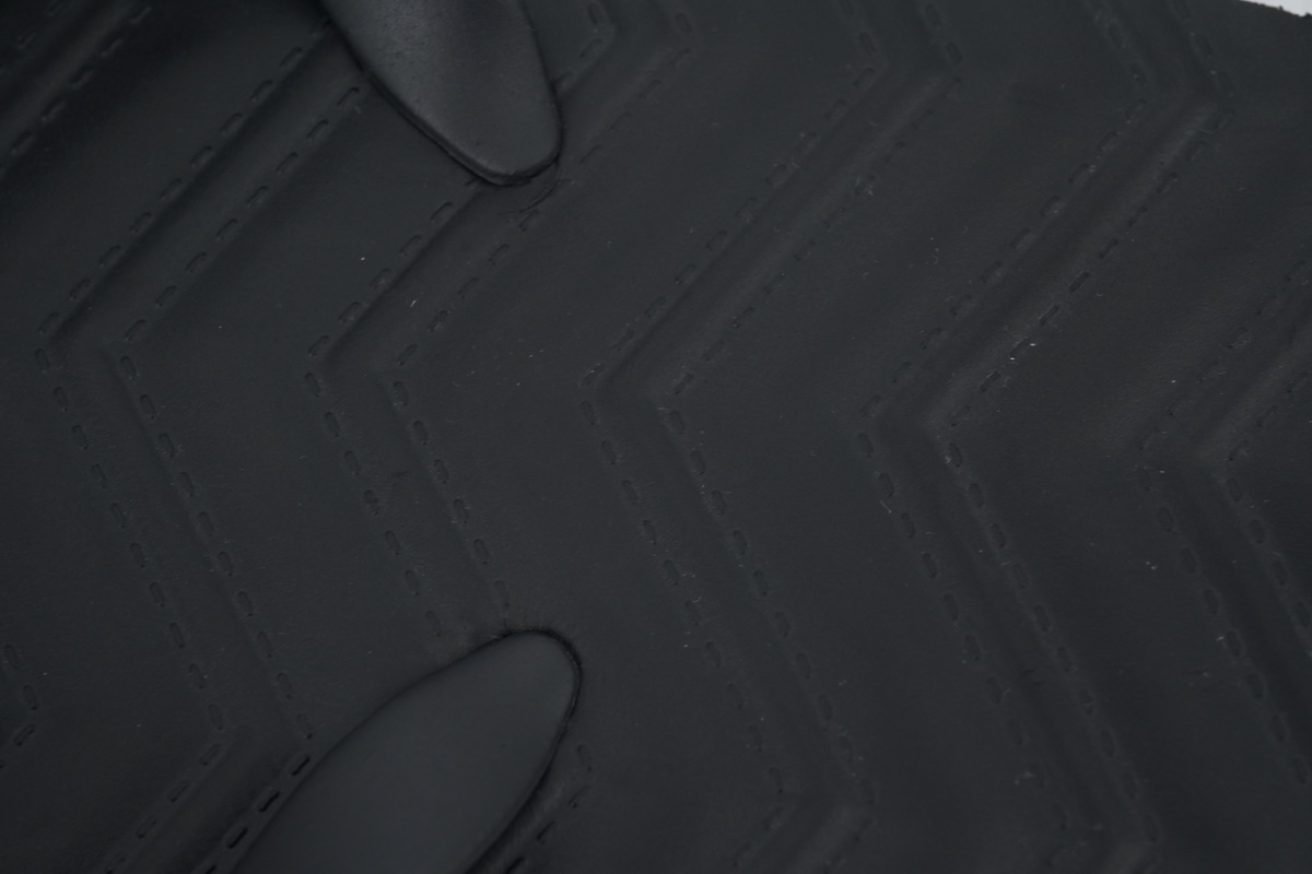 Gucci Slippers Silver Black