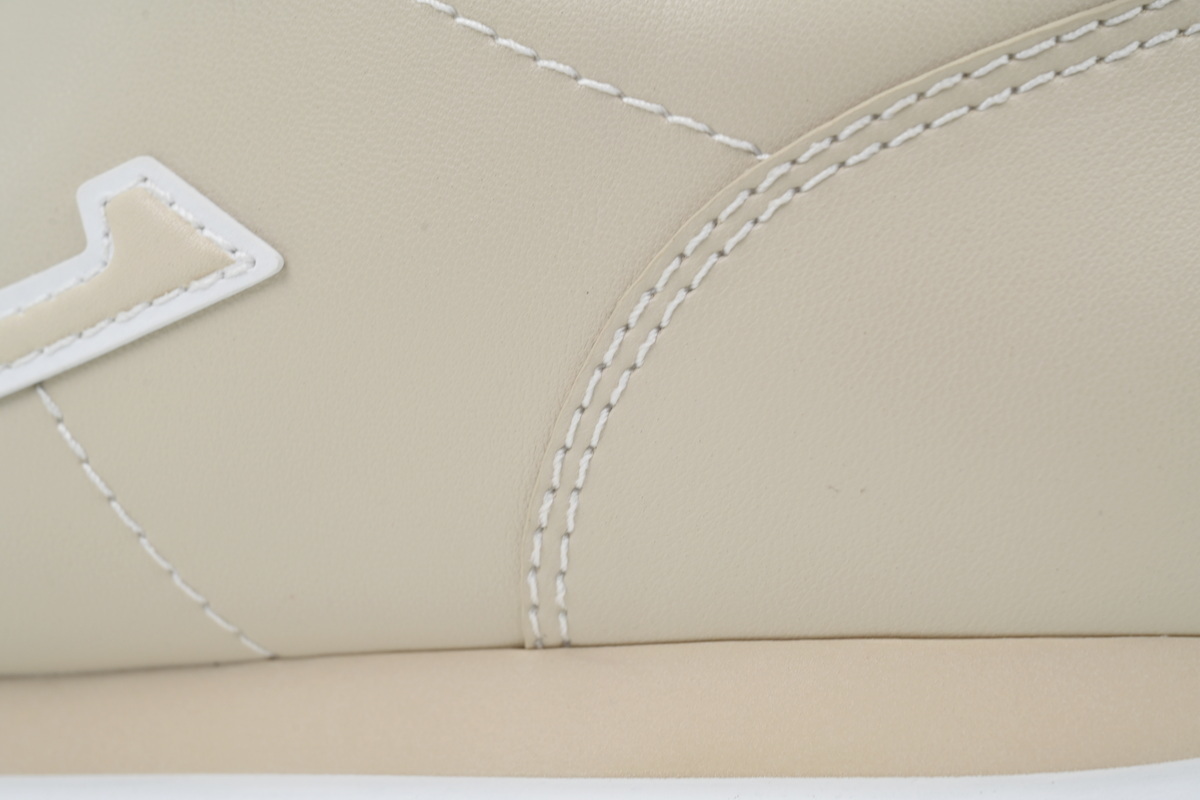 LV BUTTERSOFT Sneaker Lambskin/Plain Calf Leather Beige 1AIKJ4