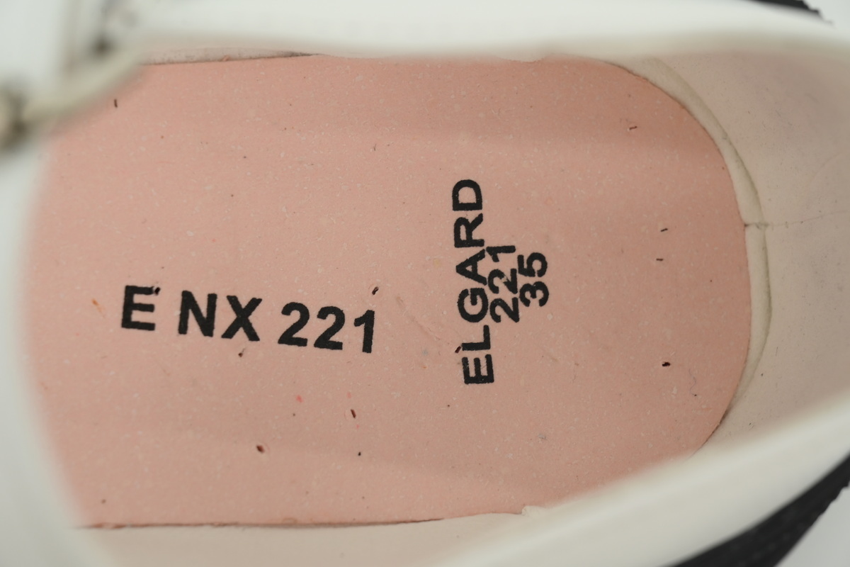 Alexander McQueen Women's Tread Slick Mary Jane In White