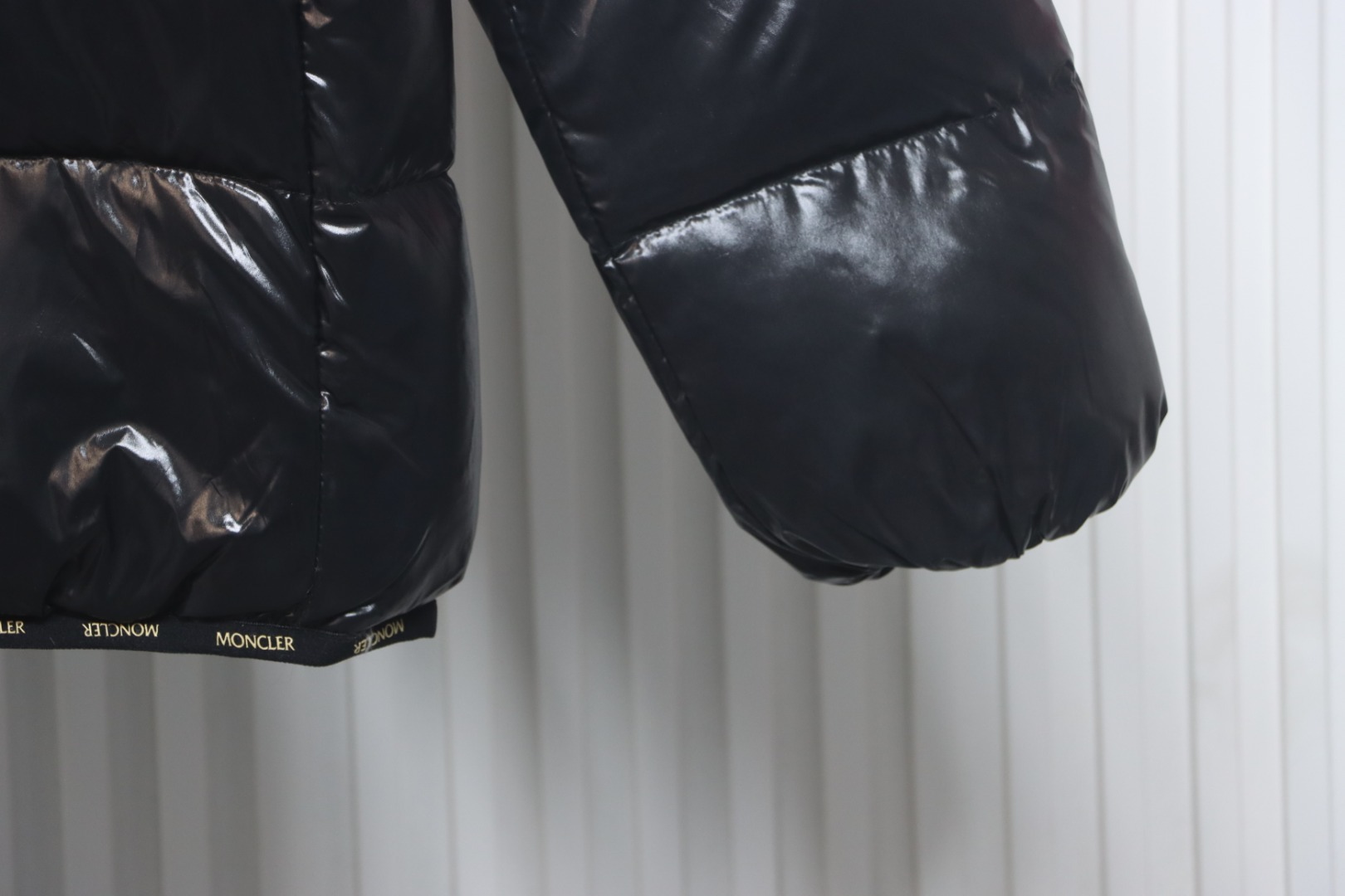 Moncler Abbadia Short Down Jacket Black