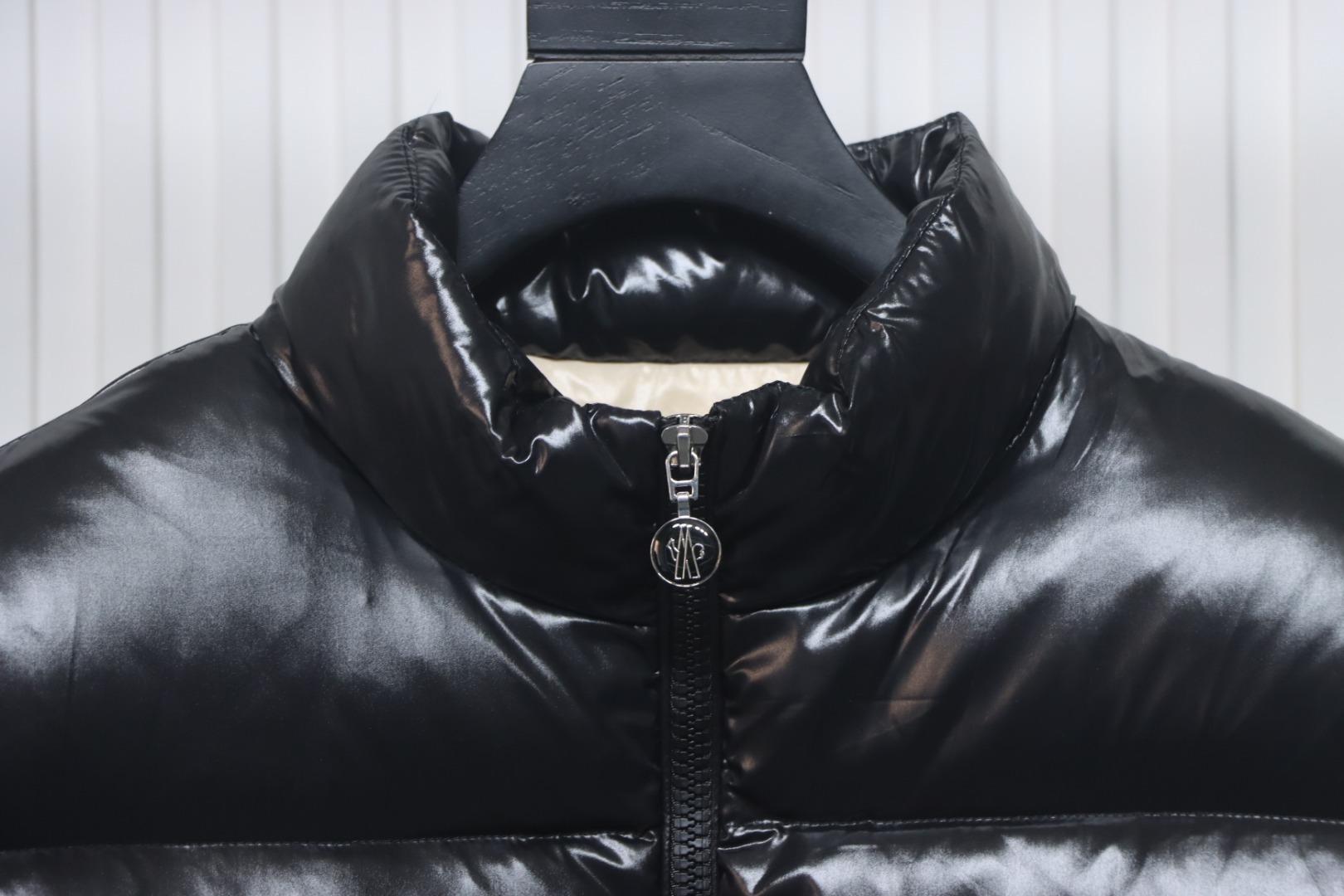 Moncler Abbadia Short Down Jacket Black