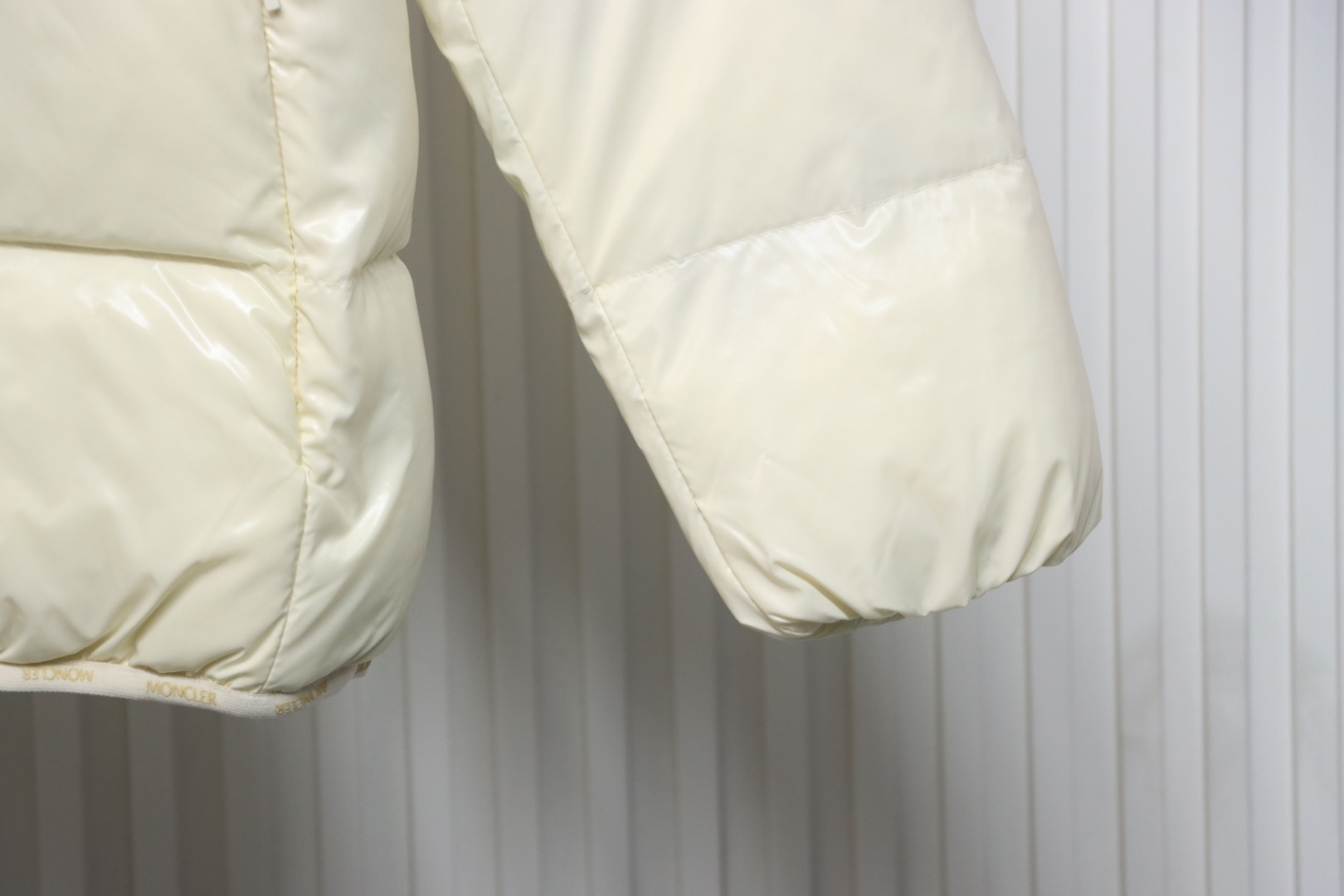 Moncler Abbadia Short Down Jacket White