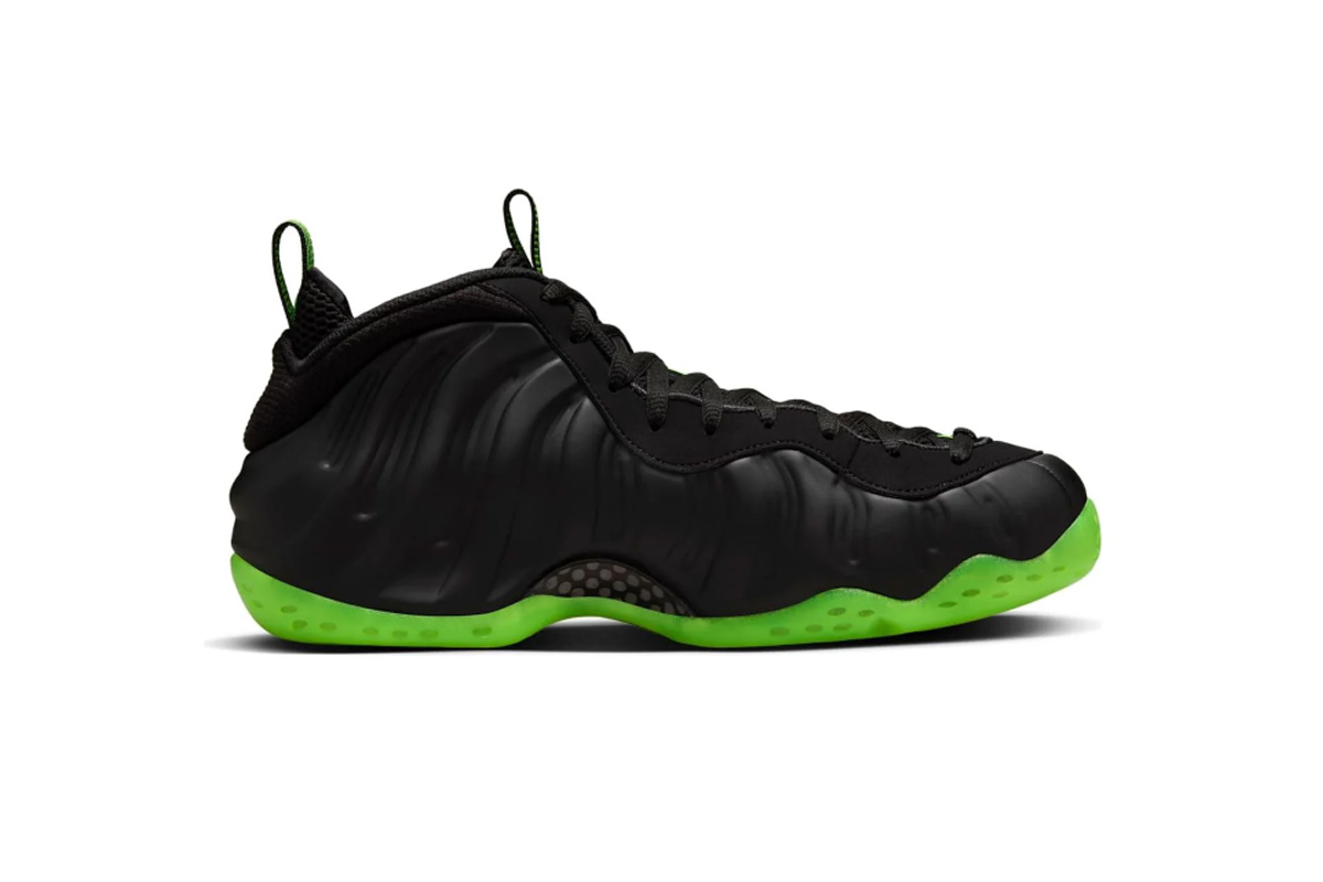 Nike Air Foamposite One 'Black Volt'