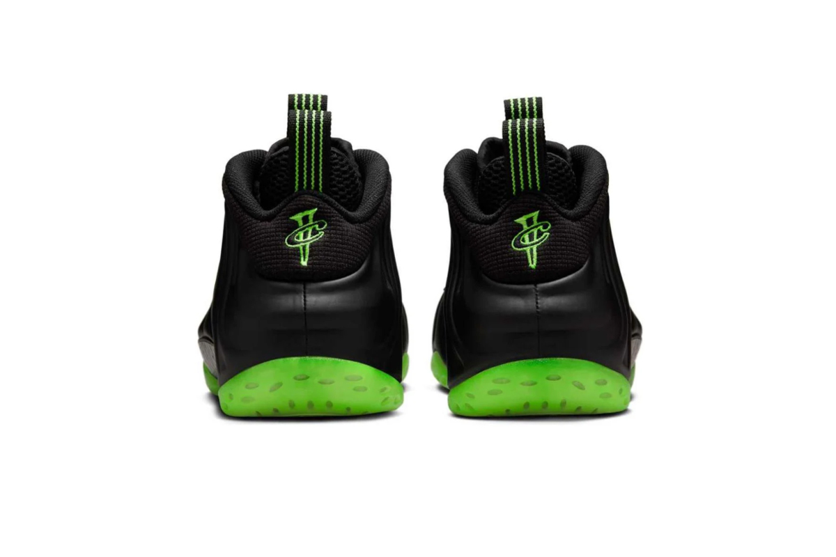 Nike Air Foamposite One 'Black Volt'