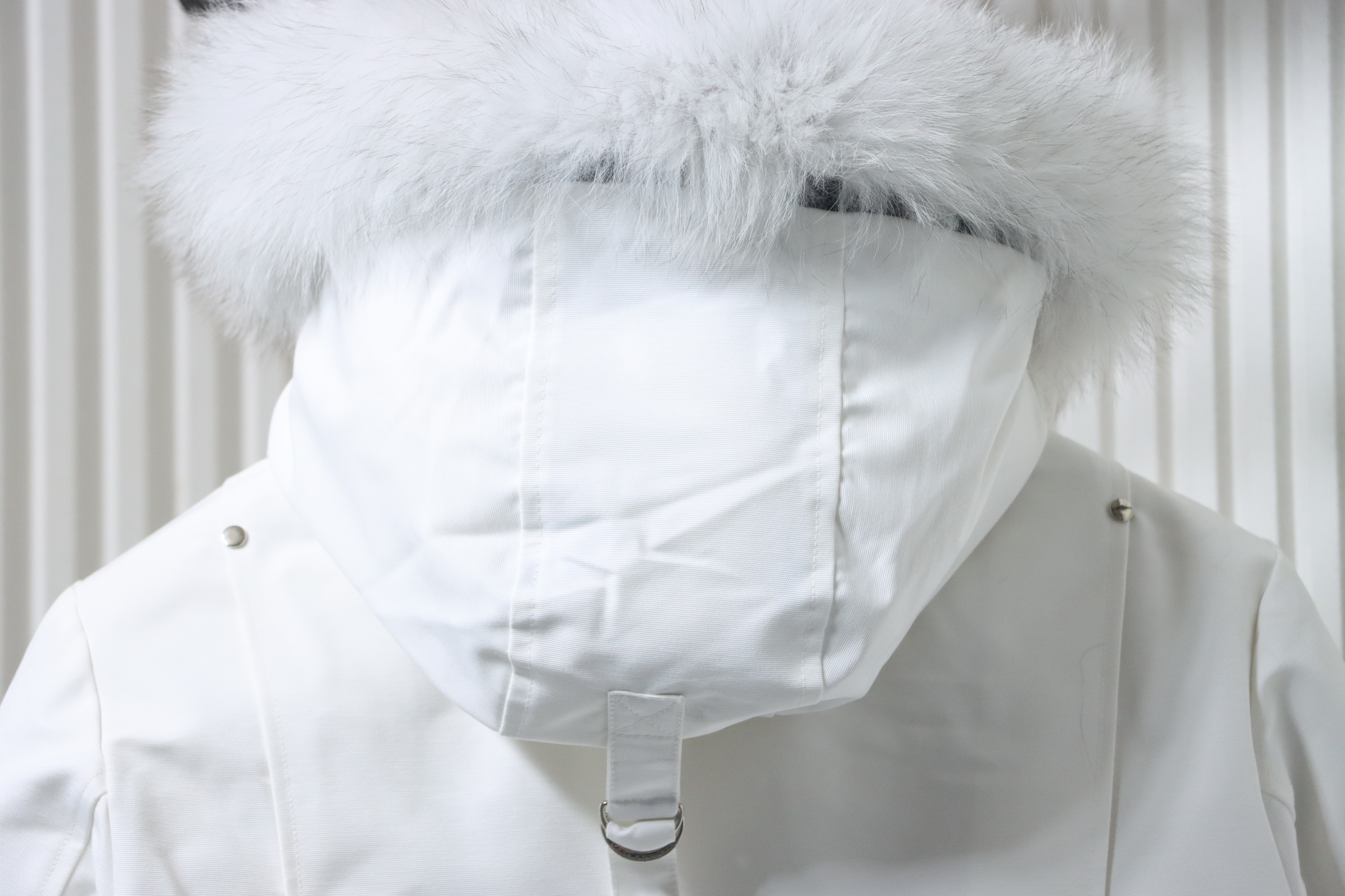 Moose Knuckles Debbie Down Bomber Jacket W/ Fur White（Women's）