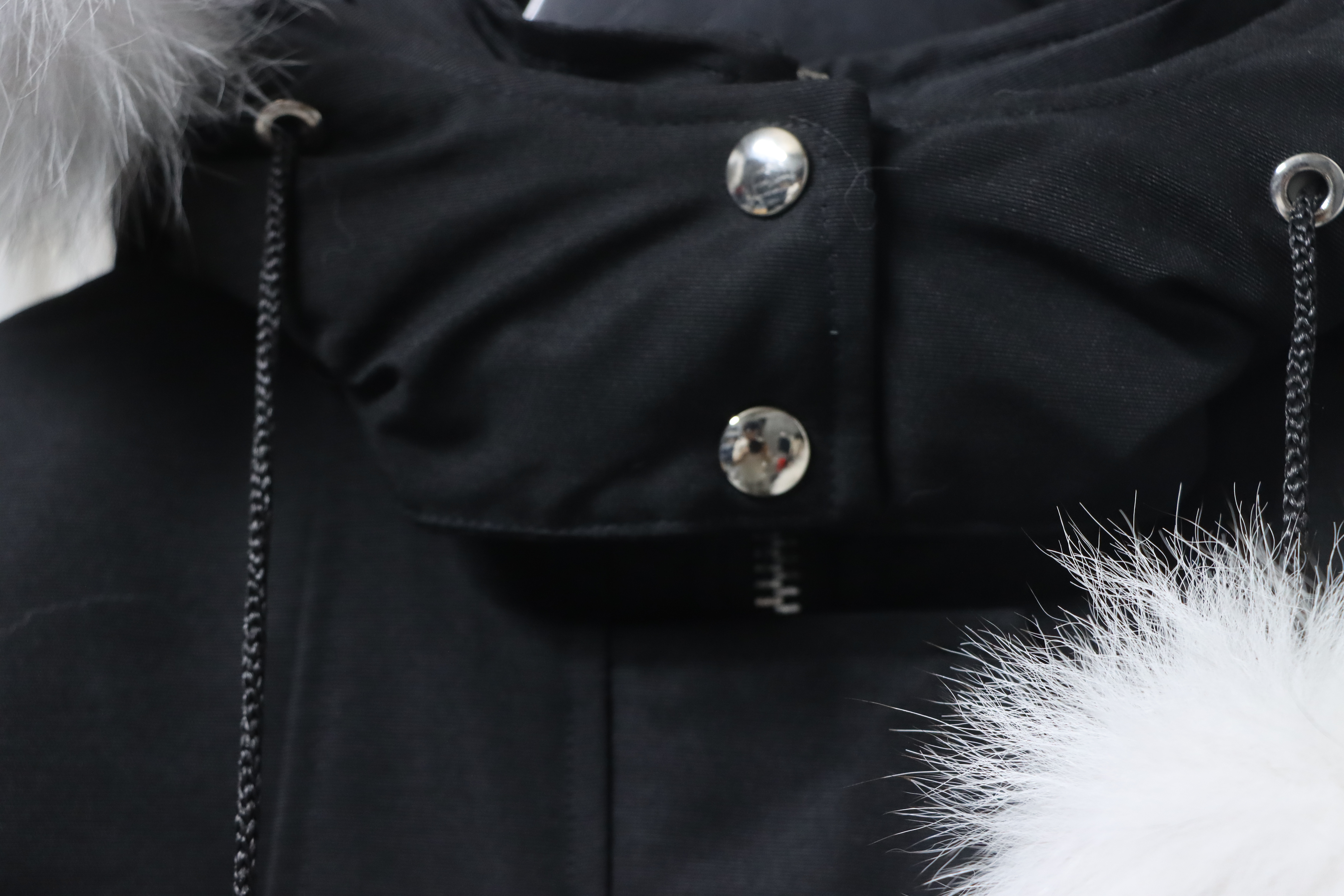 Moose Knuckles Debbie Down Bomber Jacket W/ Fur Black（Women's）