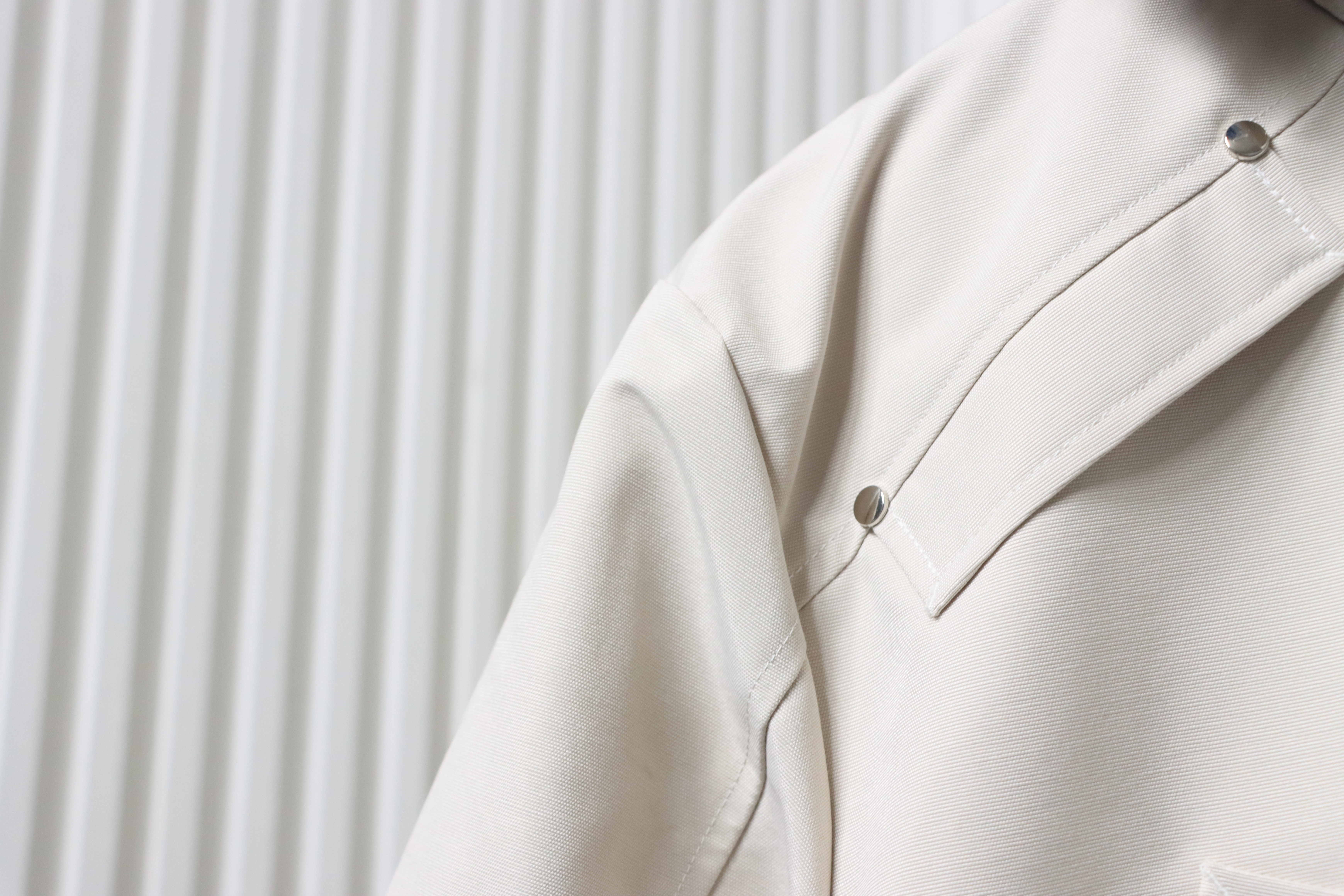 Moose Knuckles Balistic Bomber Zip-Up Fur Jacket White（Men's）