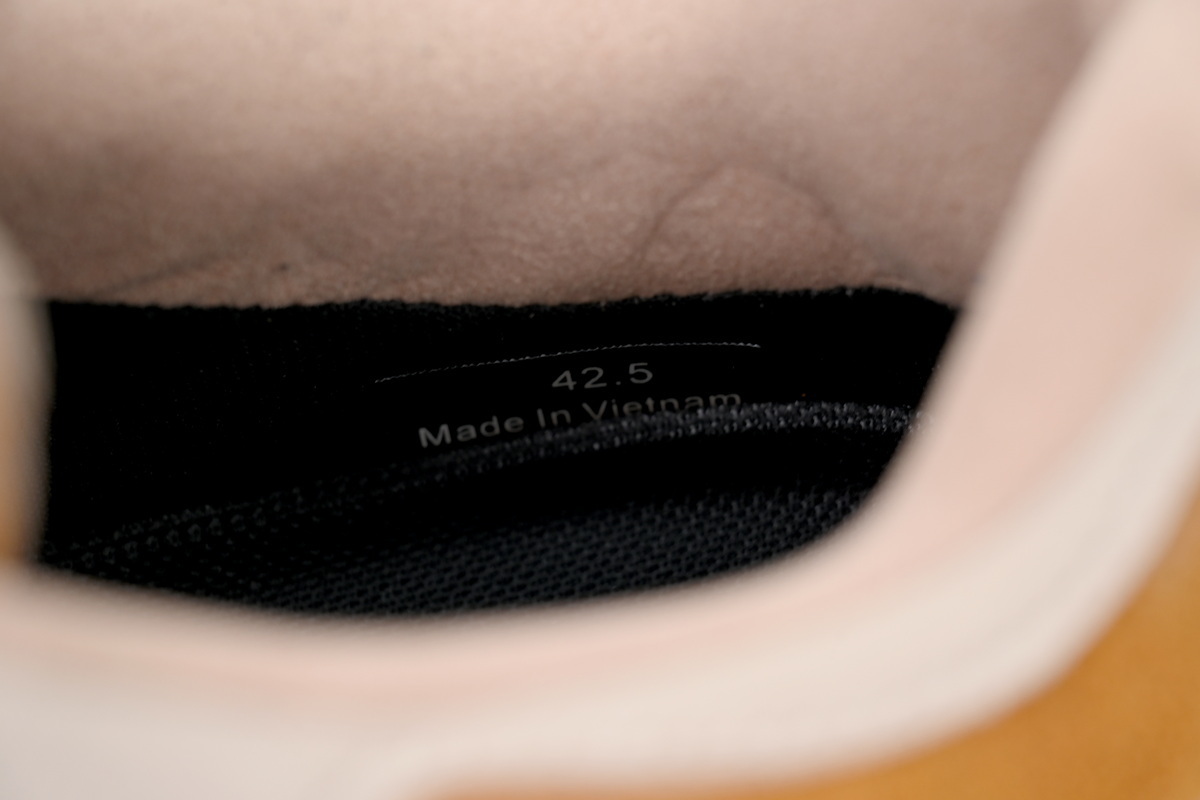 Moncler Trailgrip Fluorescent Ant Nest Rice Brown Green I209B 4M00230 M3273