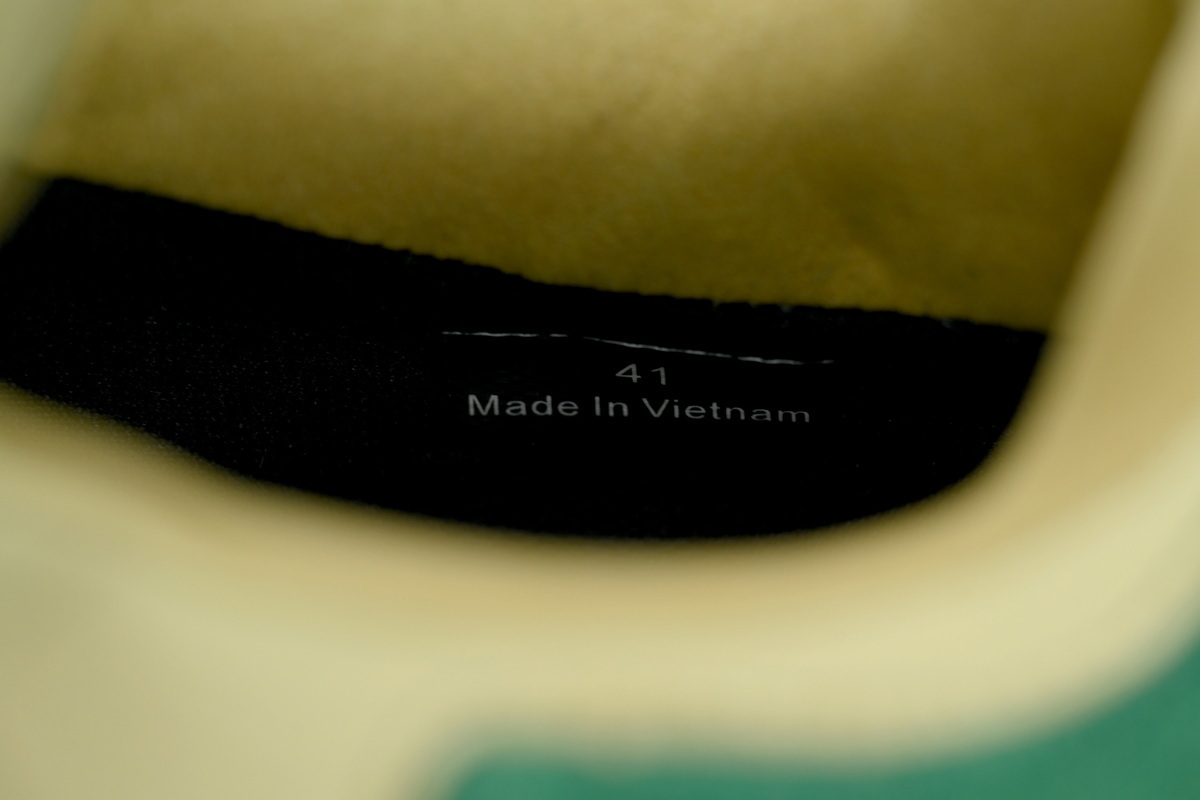 Moncler Trailgrip Fluorescent Black Ant Nest Blue Gray I209B 4M00230 M3273