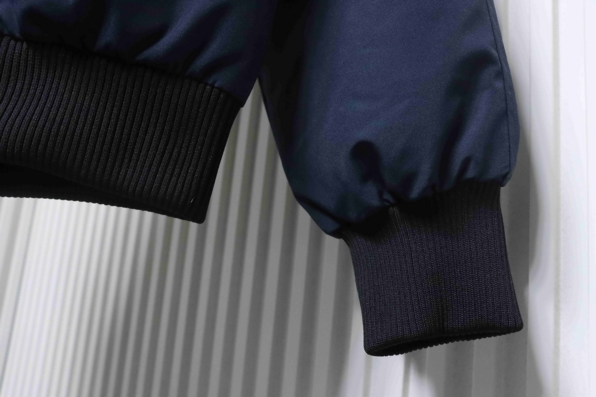 Canada Goose Chilliwack Bomber Jacket Short Down Jacket PBI Dark Blue