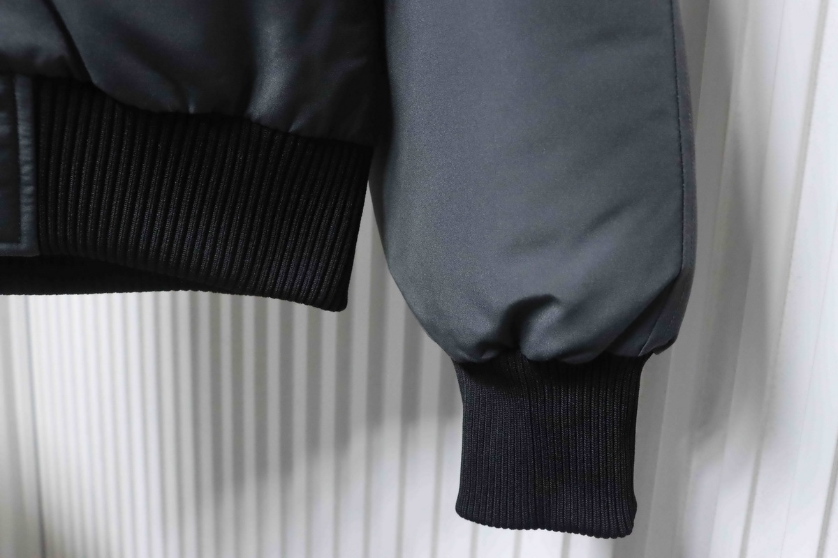 Canada Goose Chilliwack Bomber Jacket Short Down Jacket PBI Gray