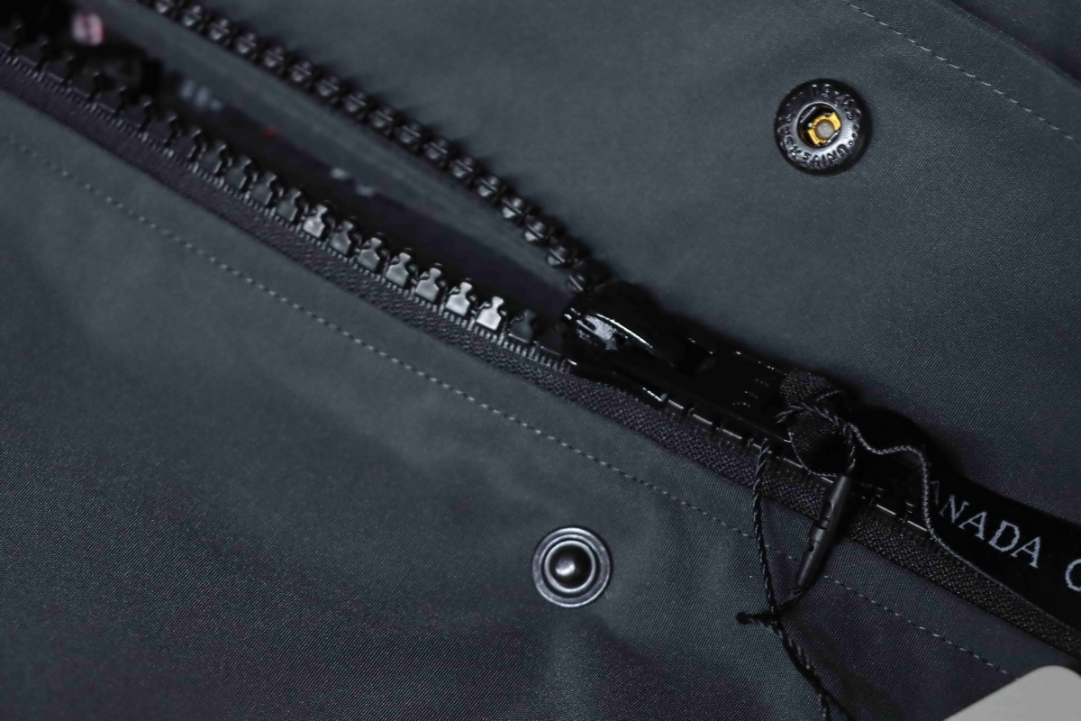 Canada Goose Chilliwack Bomber Jacket Short Down Jacket PBI Gray