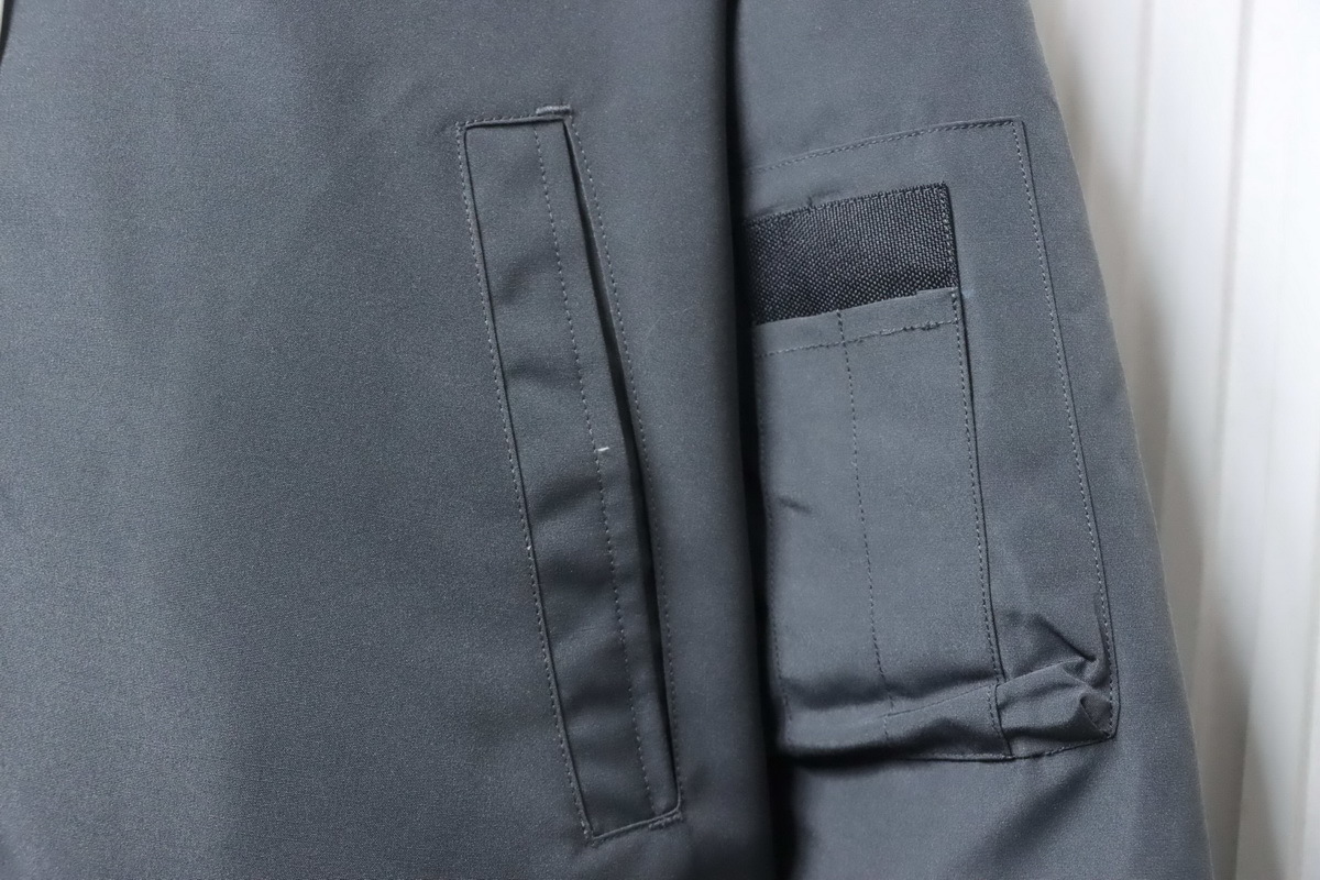 Canada Goose Chilliwack Bomber Jacket Short Down Jacket PBI Gray