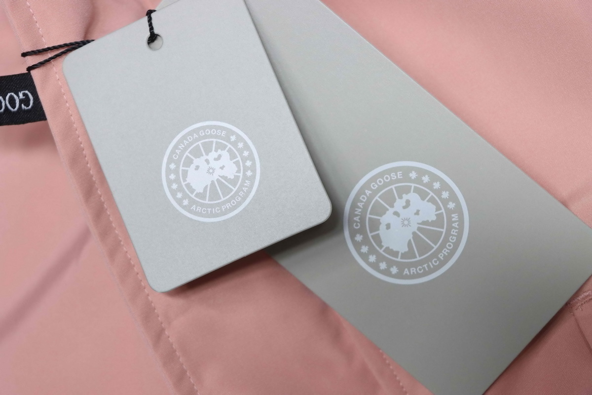 Canada Goose Chilliwack Bomber Jacket Short Down Jacket PBI Pink