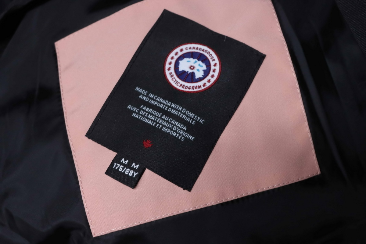 Canada Goose Chilliwack Bomber Jacket Short Down Jacket PBI Pink